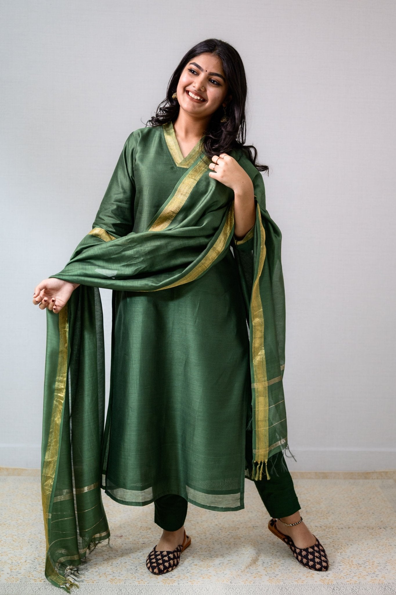 Green Maheshwari Silk Dupatta - Lobha Deepthis