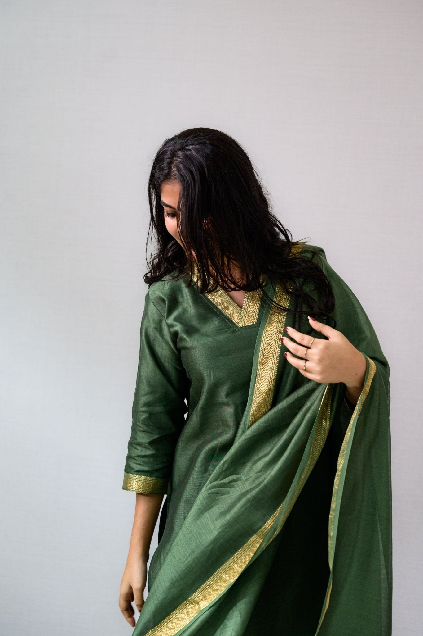 Green Maheshwari Silk Dupatta - Lobha Deepthis
