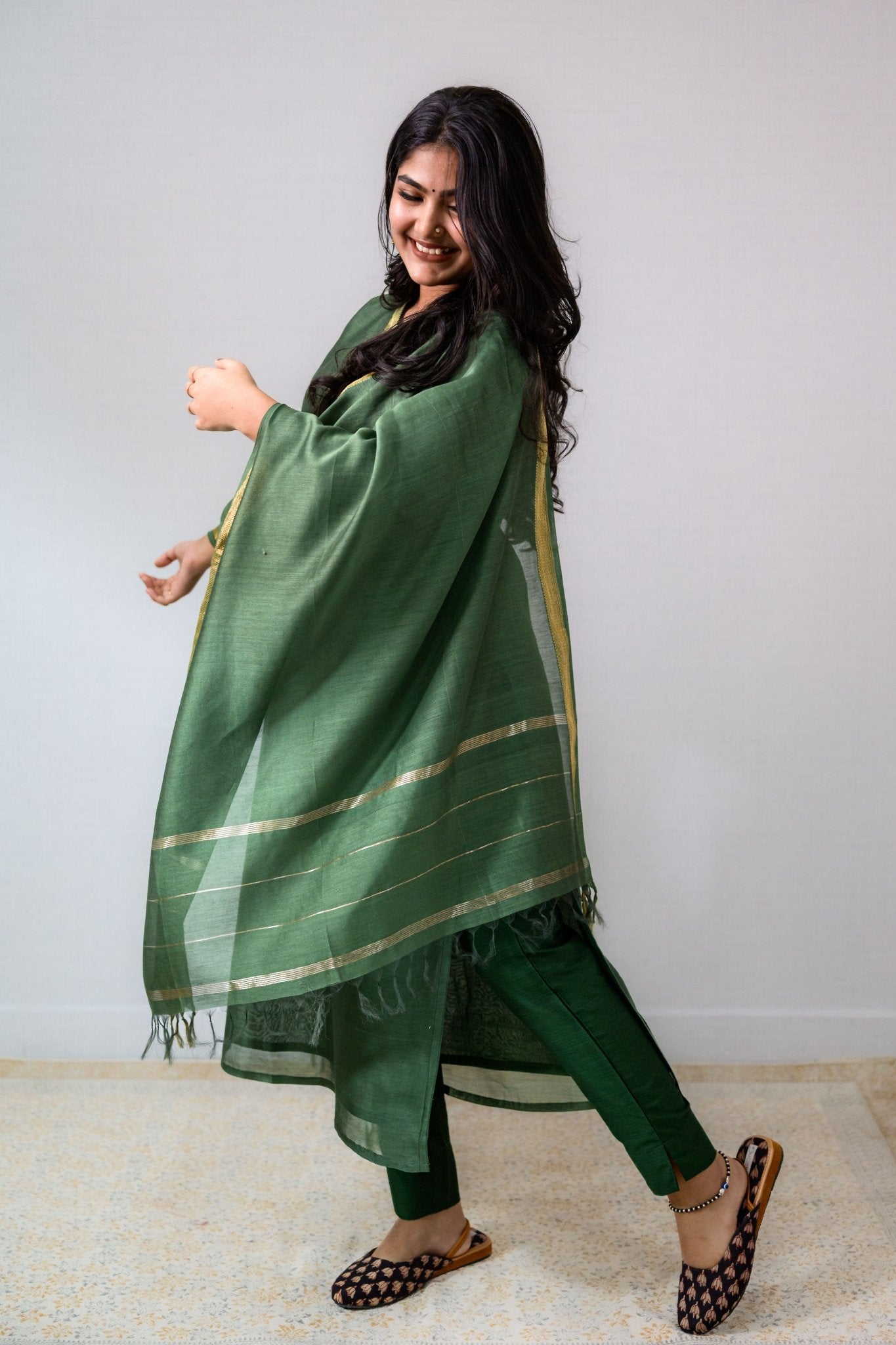 Green Maheshwari Silk Dupatta - Lobha Deepthis