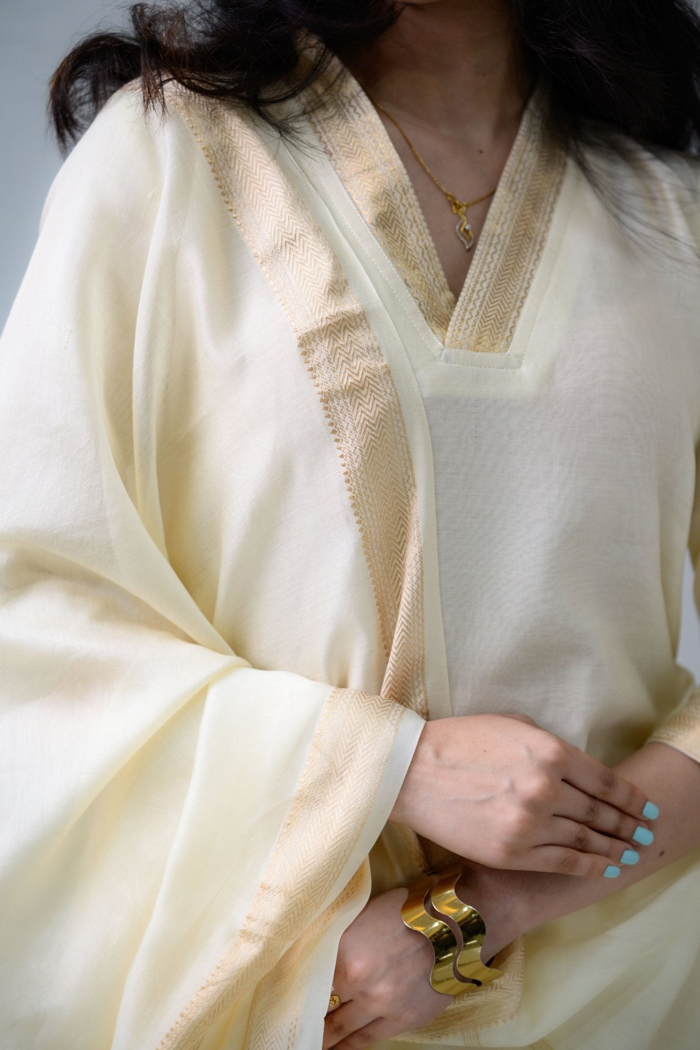 Ivory Maheshwari Silk Dupatta - Lobha Deepthis