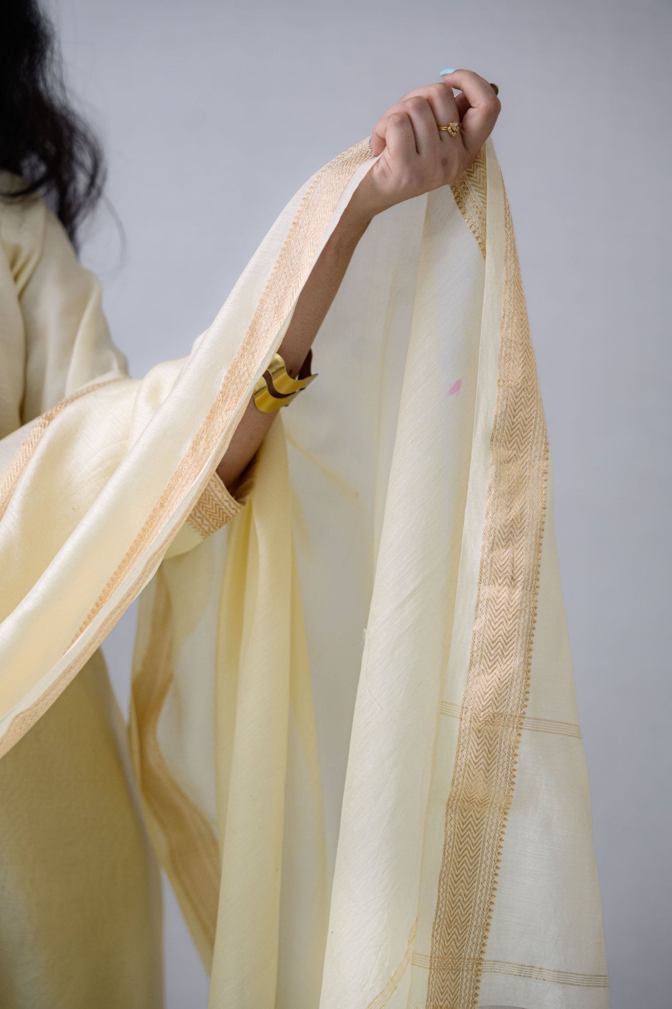 Ivory Maheshwari Silk Round Neck Kurta - Lobha Deepthis