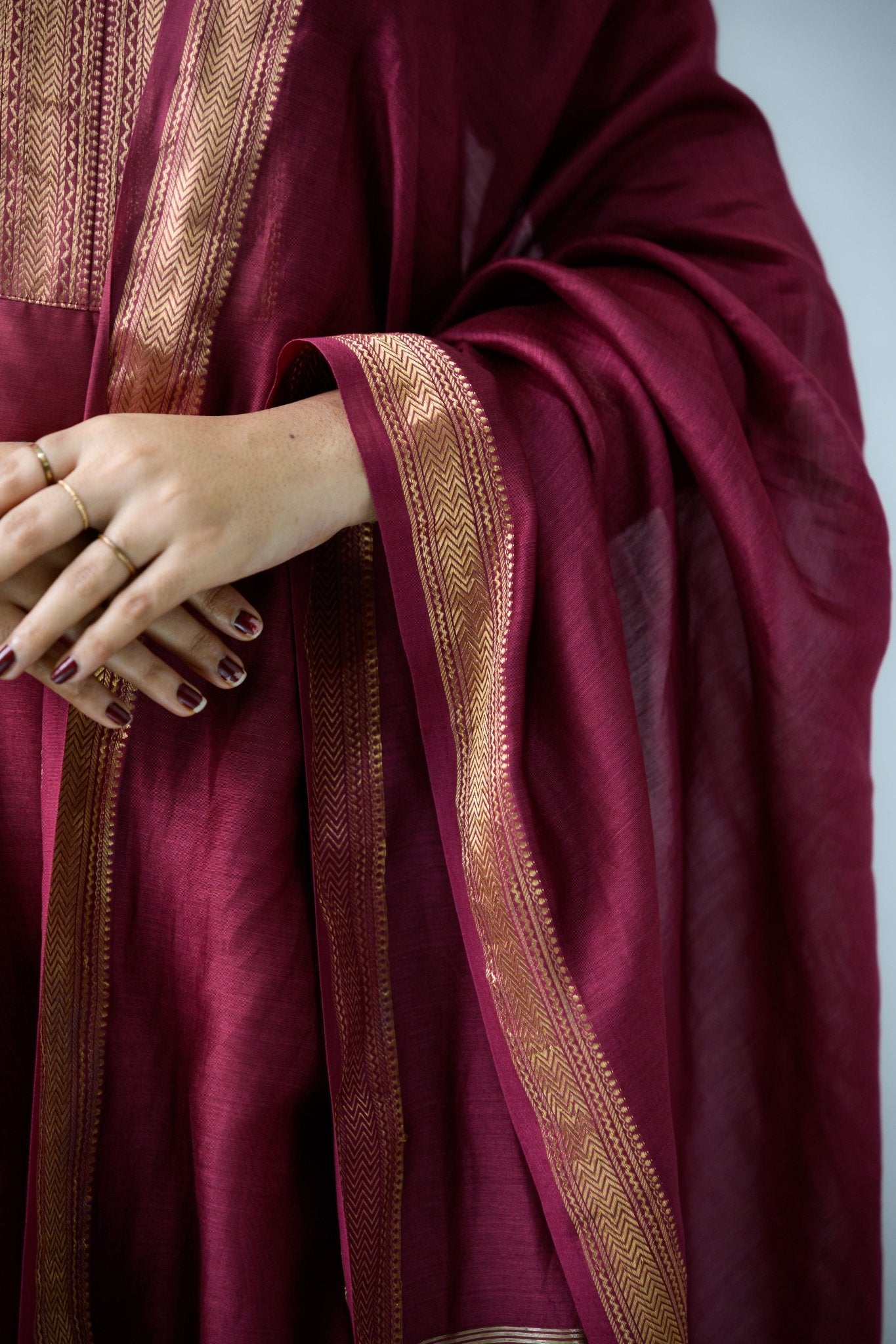 Maroon Maheshwari Silk Dupatta - Lobha Deepthis