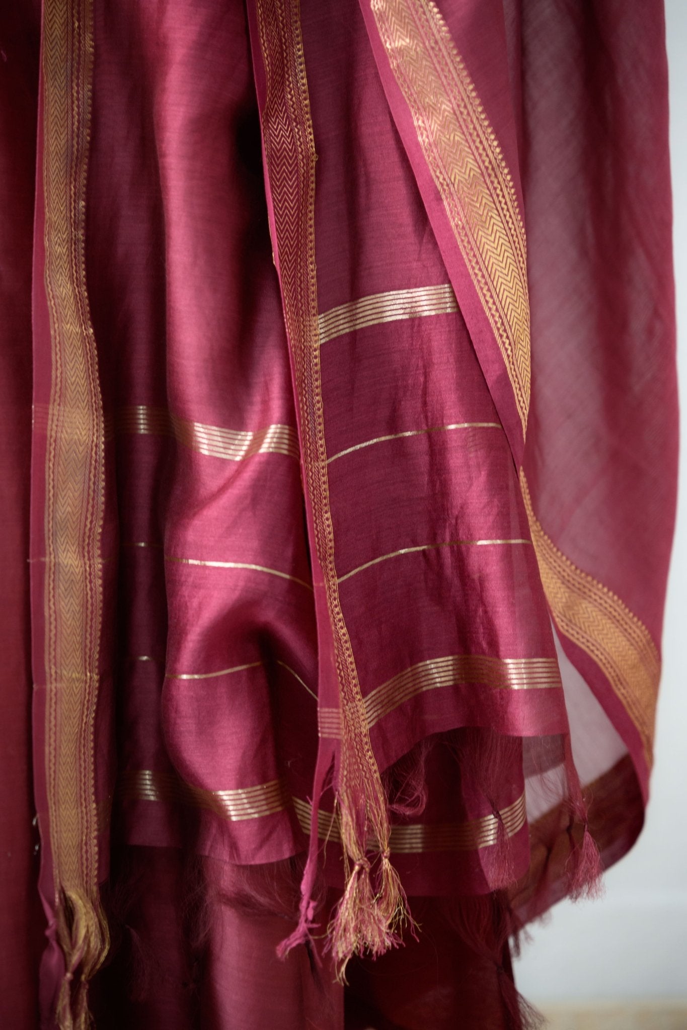Maroon Maheshwari Silk Dupatta - Lobha Deepthis