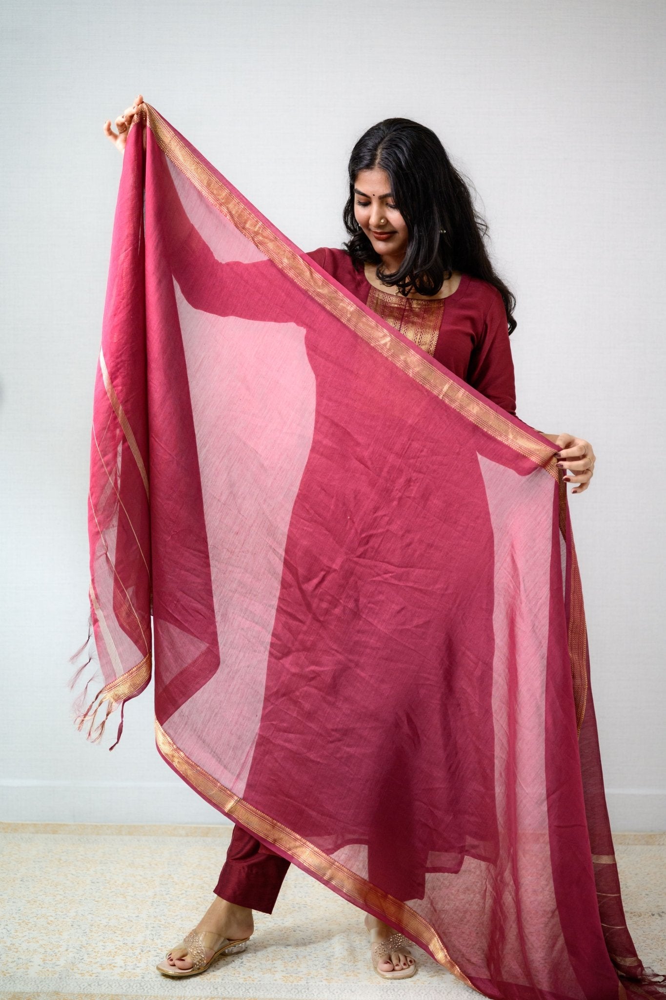 Maroon Maheshwari Silk Dupatta - Lobha Deepthis