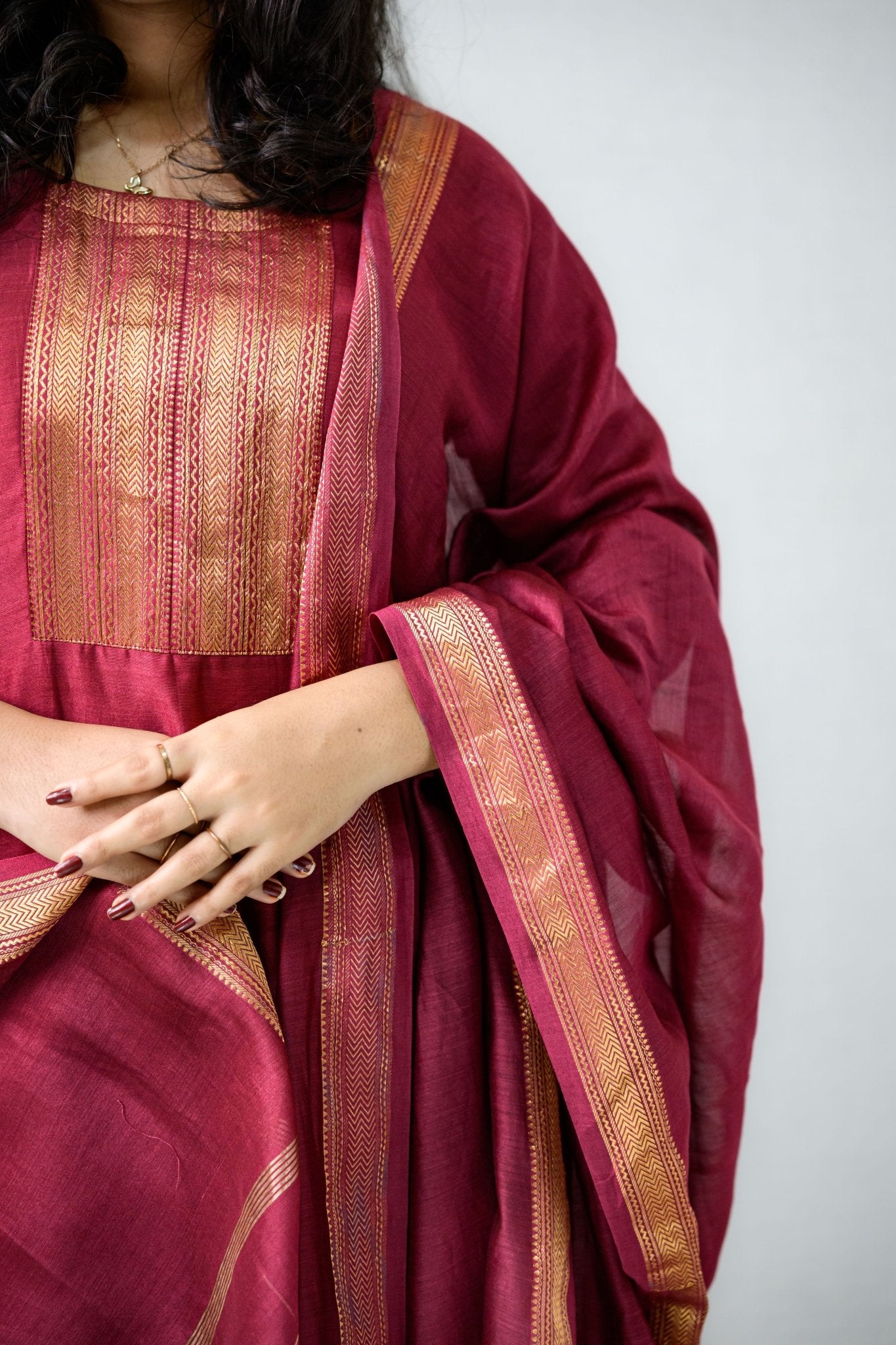 Maroon Maheshwari Silk Dupatta - Lobha Deepthis
