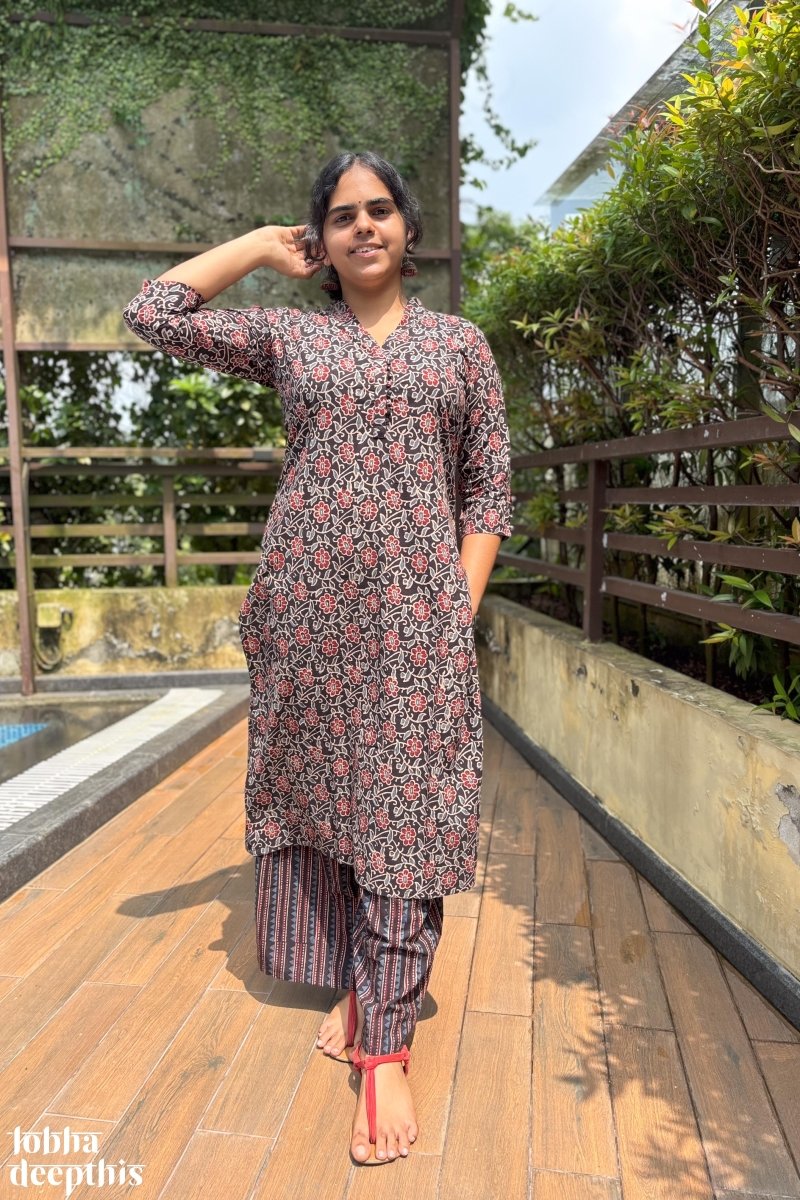 Rasbhara Black Straight Kurta - Lobha Deepthis