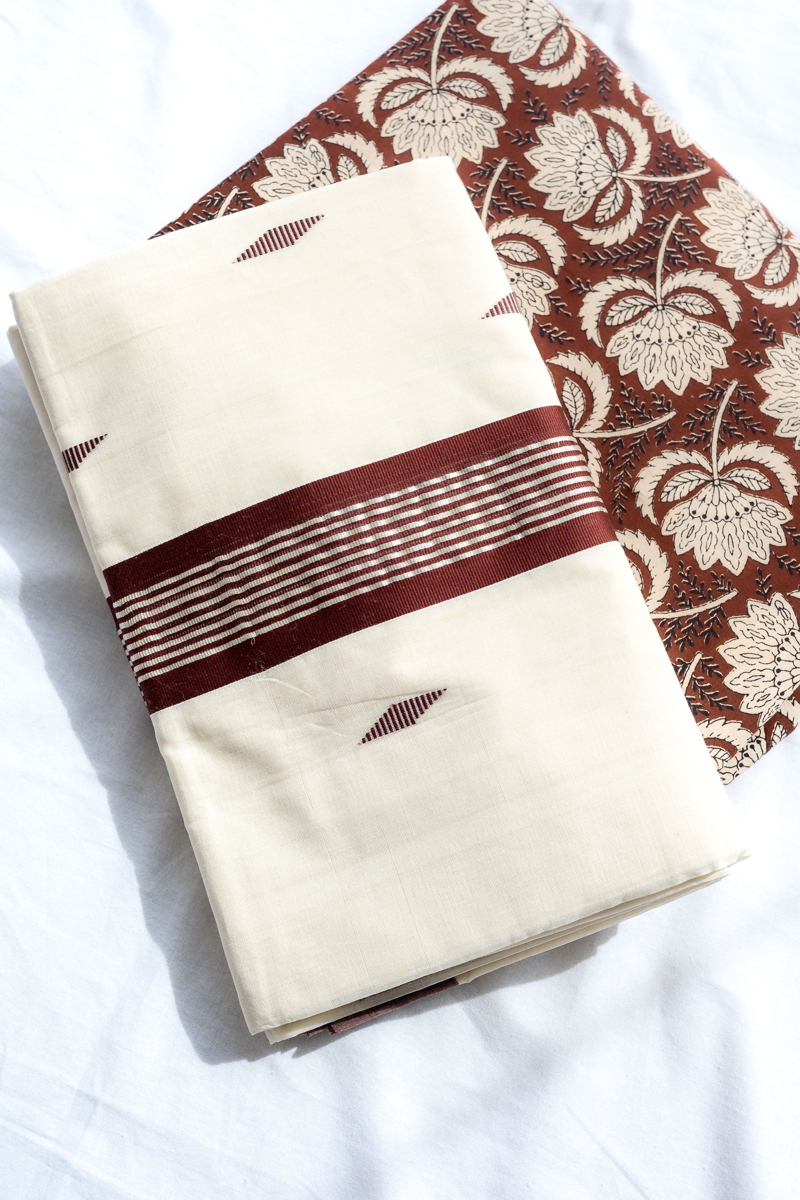 Coffee Brown & Silver Kara Balaramapuram Handloom Saree with Bagru Blouse