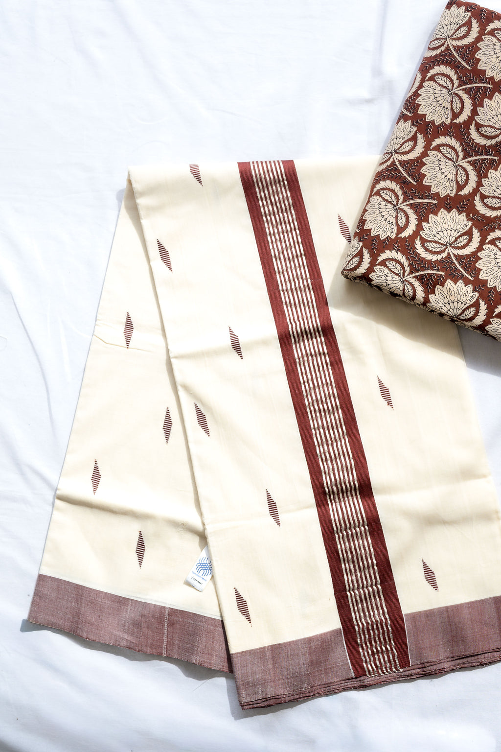 Coffee Brown & Silver Kara Balaramapuram Handloom Saree with Bagru Blouse