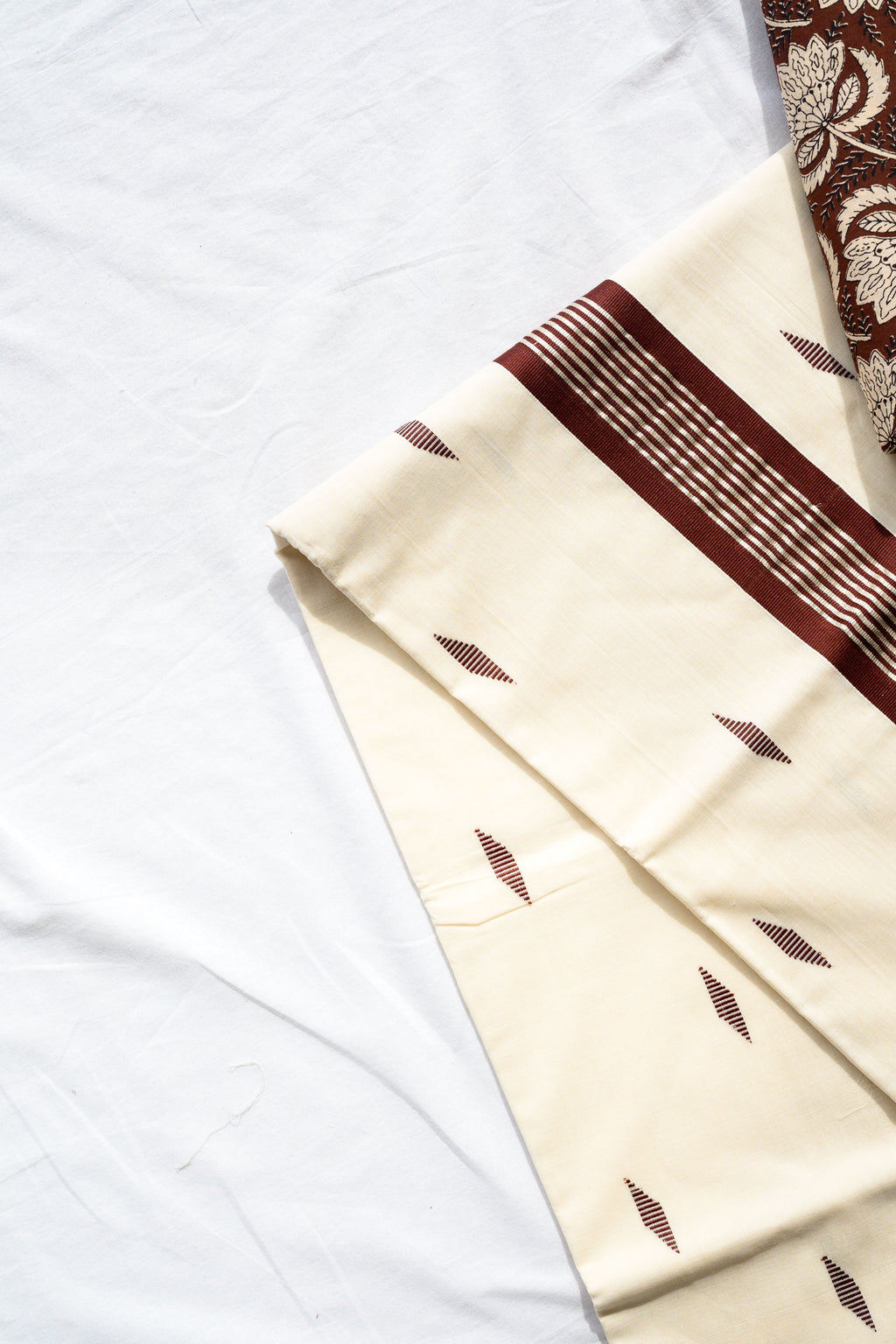 Coffee Brown & Silver Kara Balaramapuram Handloom Saree with Bagru Blouse