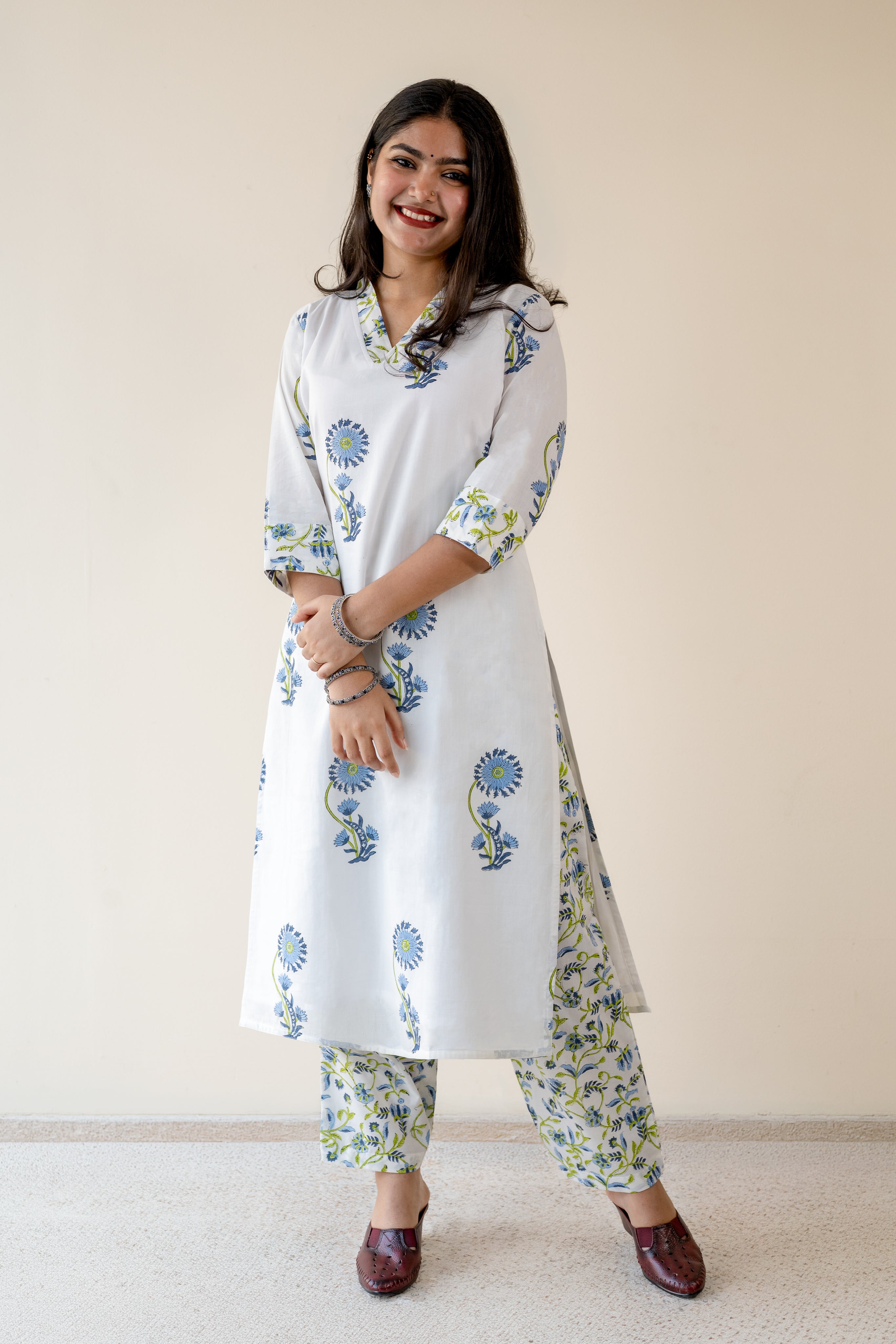 Set of 2- Sanganeri Blossoms Kurta & Pants