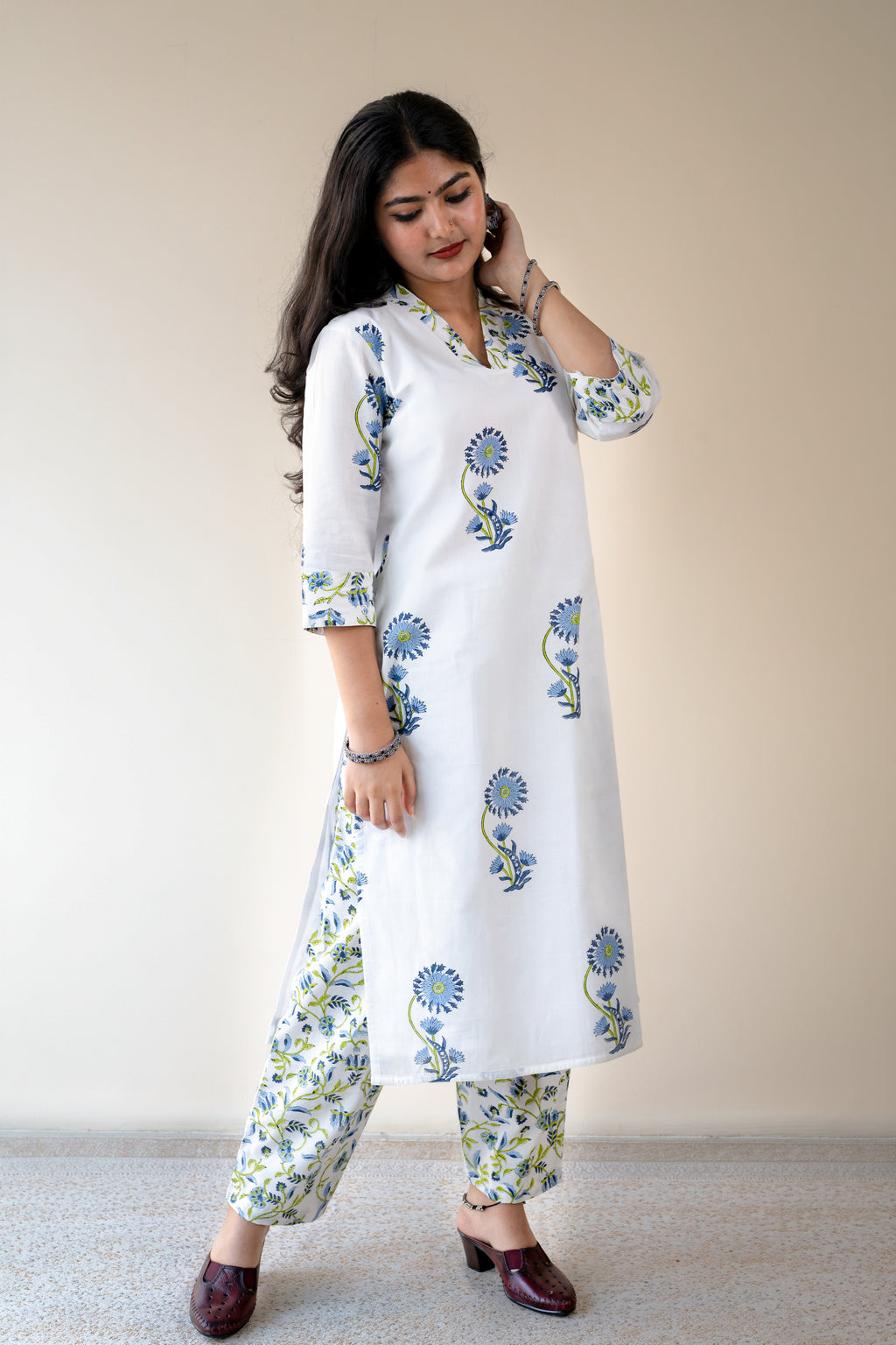 Set of 2- Sanganeri Blossoms Kurta & Pants