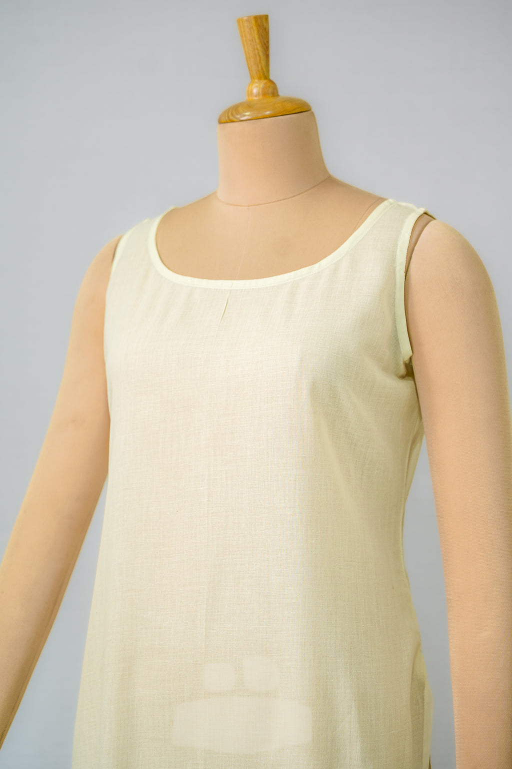 Cotton Cream Round Neck Slitted Inner Slip