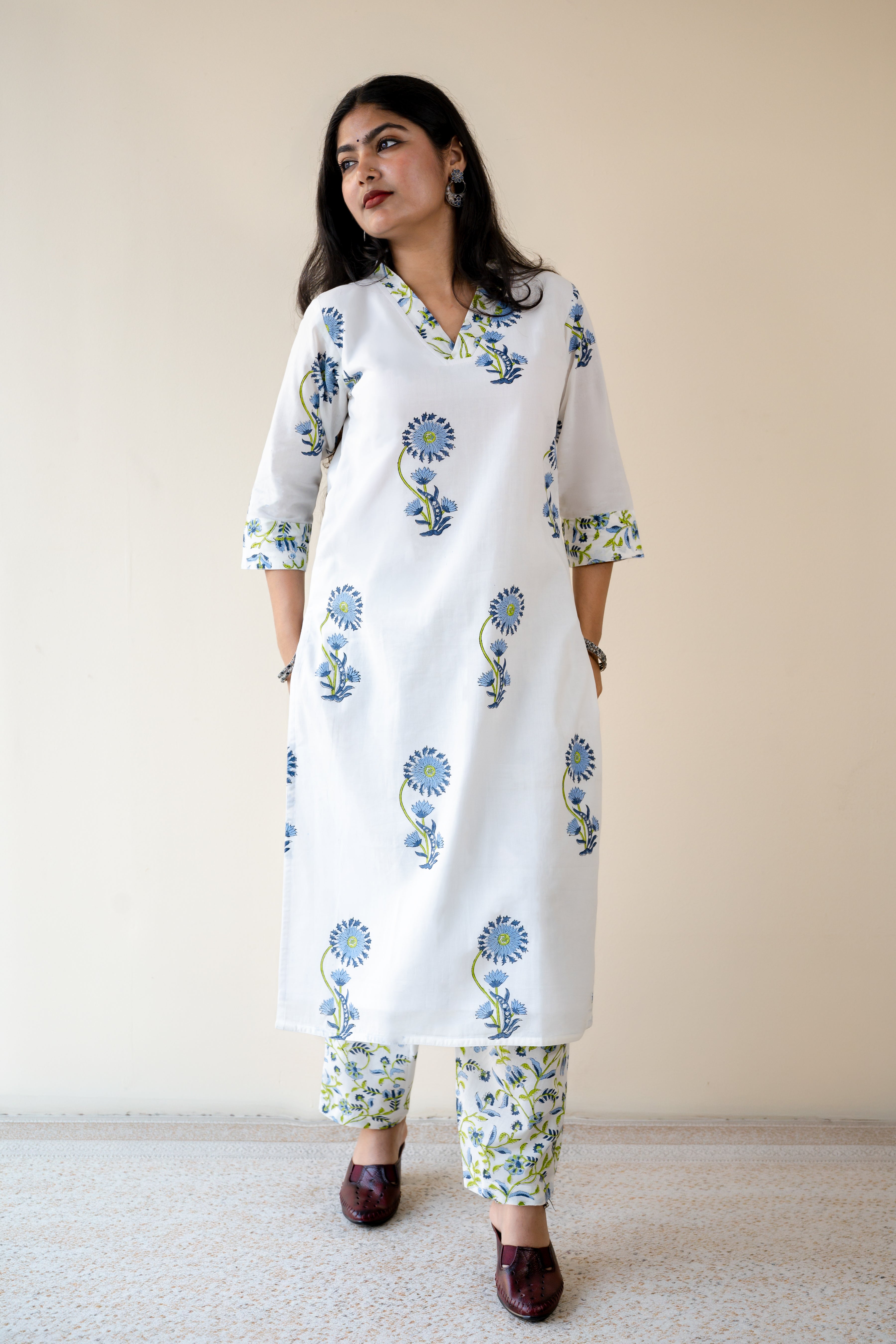 Set of 2- Sanganeri Blossoms Kurta & Pants