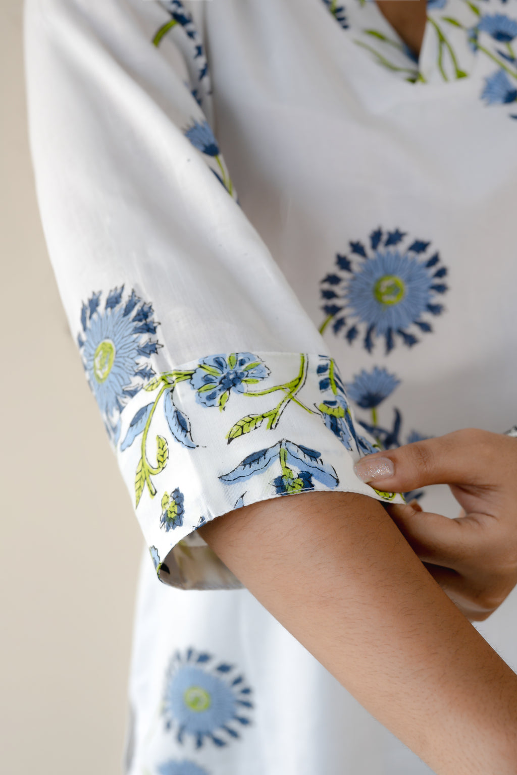 Set of 2- Sanganeri Blossoms Kurta & Pants