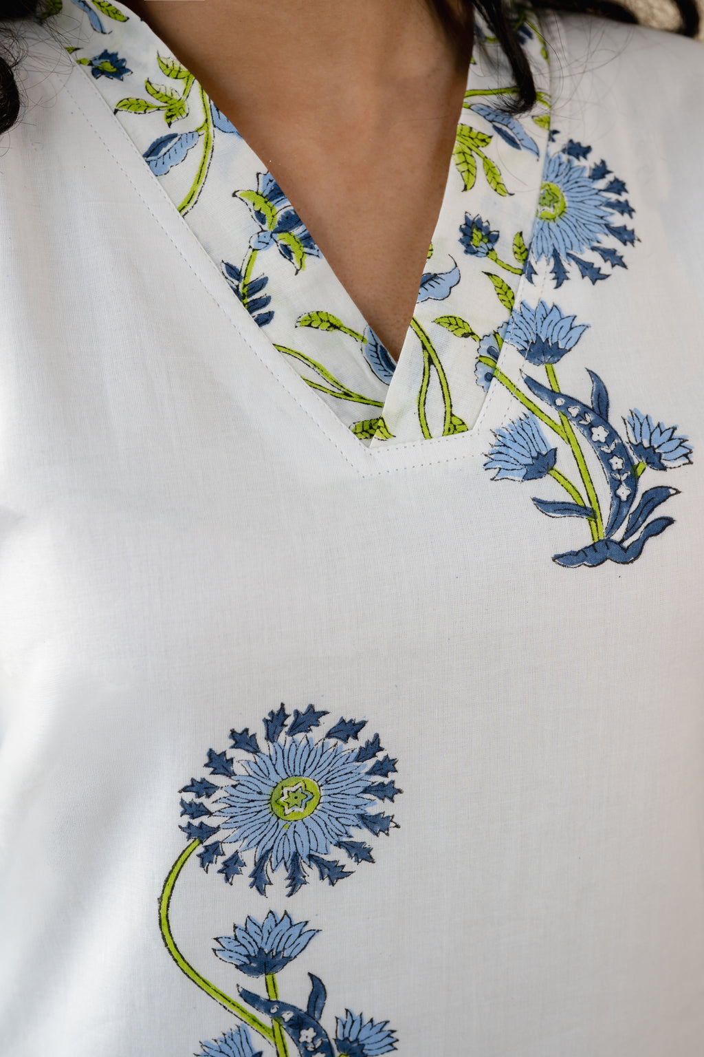 Set of 2- Sanganeri Blossoms Kurta & Pants
