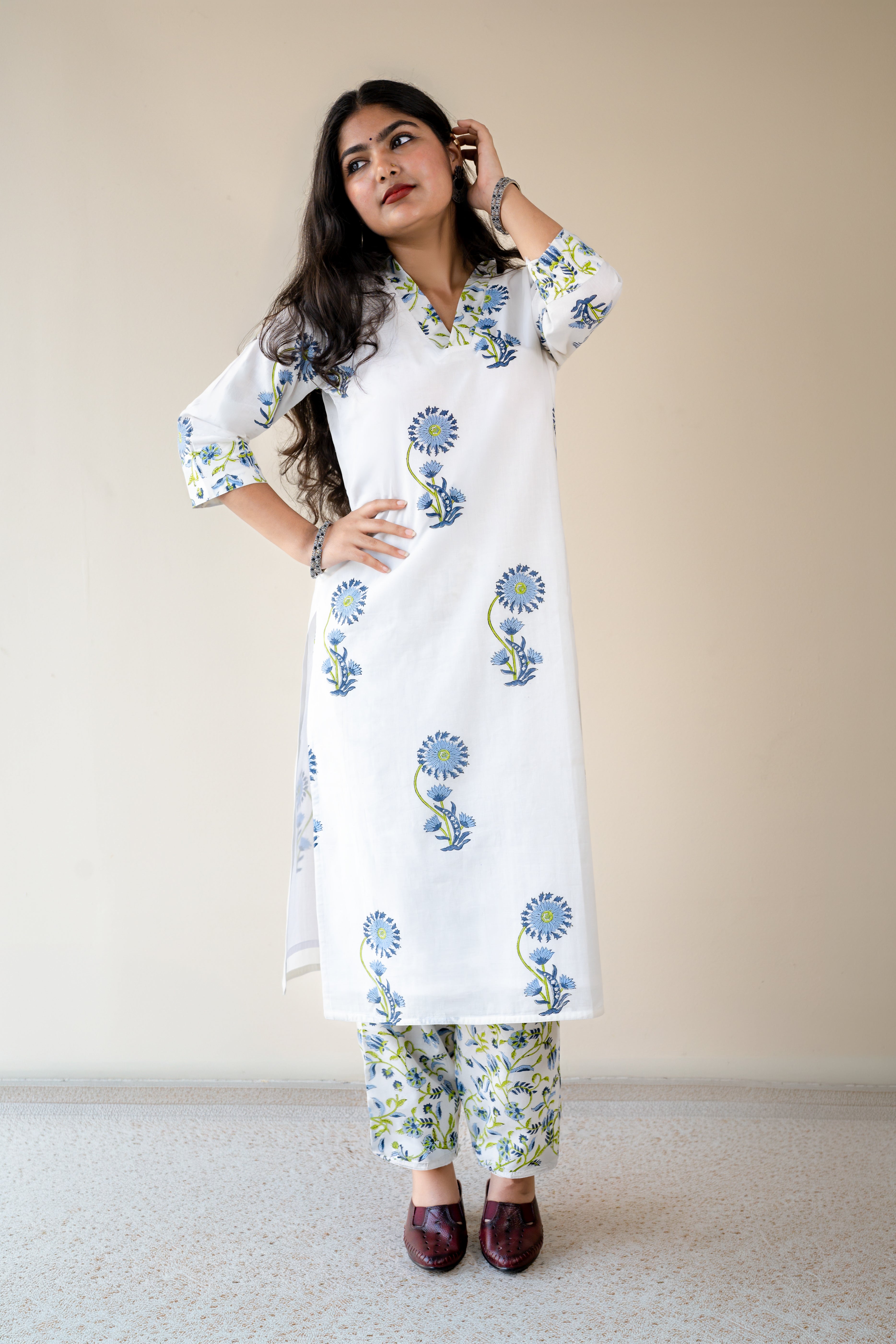 Set of 2- Sanganeri Blossoms Kurta & Pants