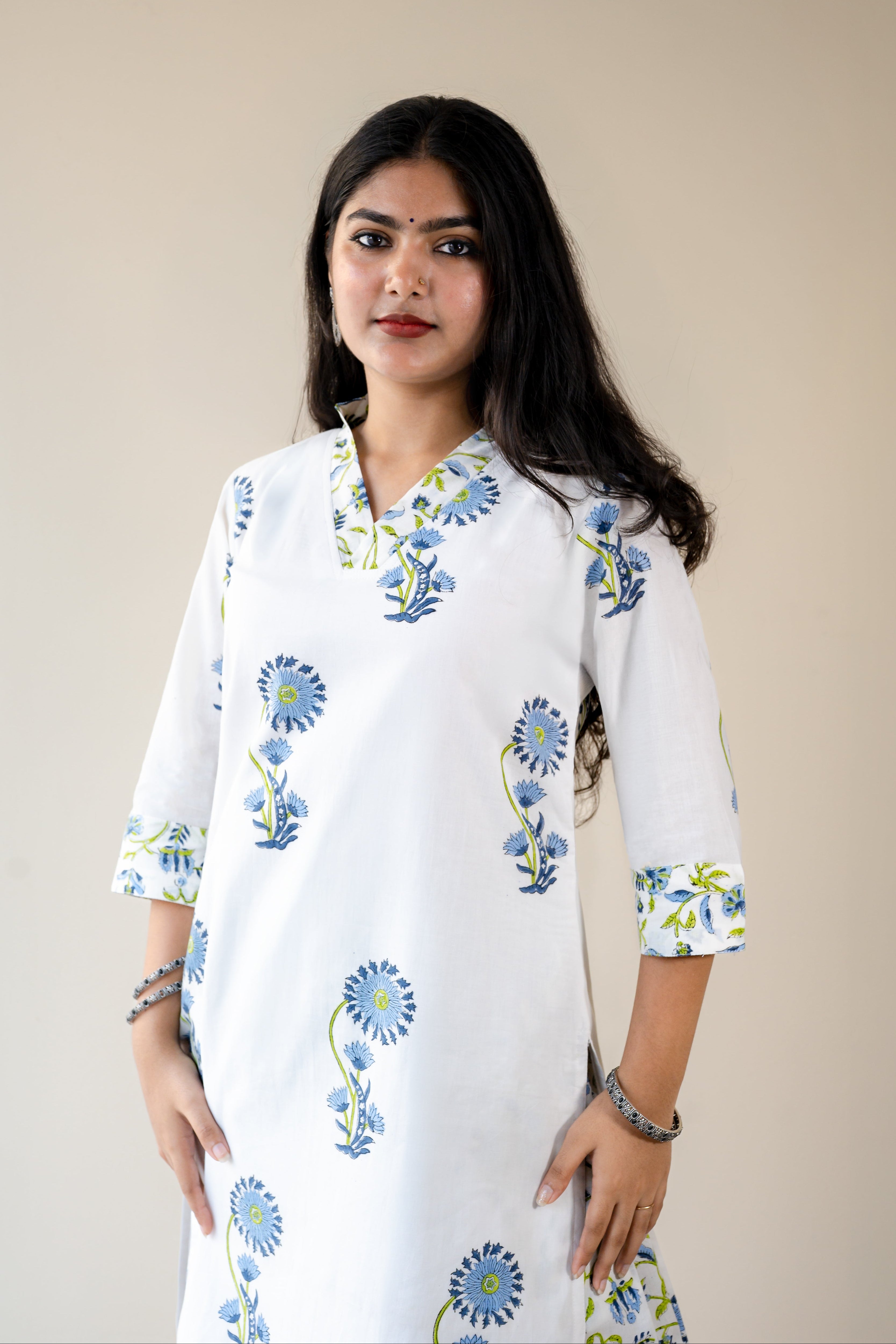 Set of 2- Sanganeri Blossoms Kurta & Pants