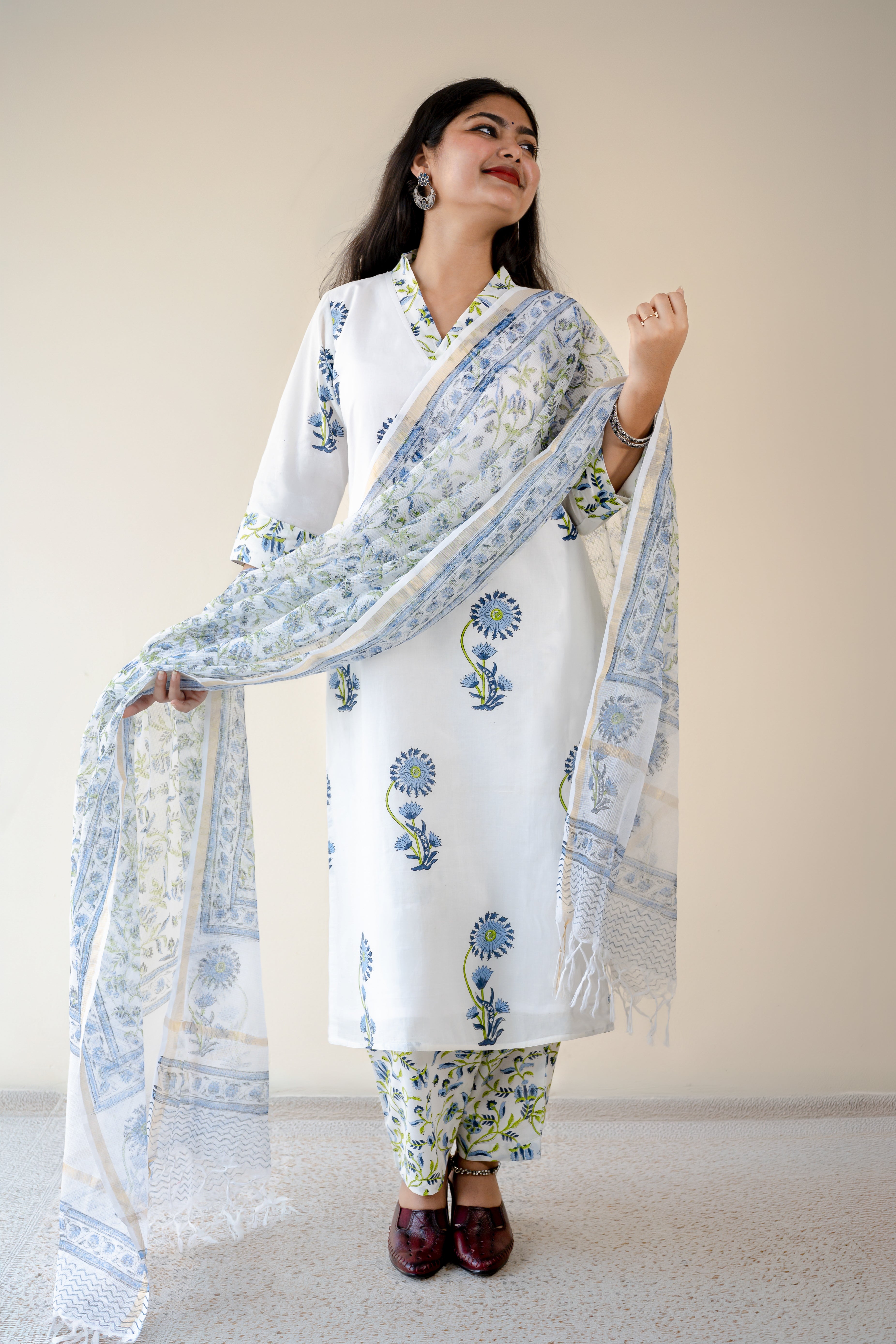 Set of 2- Sanganeri Blossoms Kurta & Pants