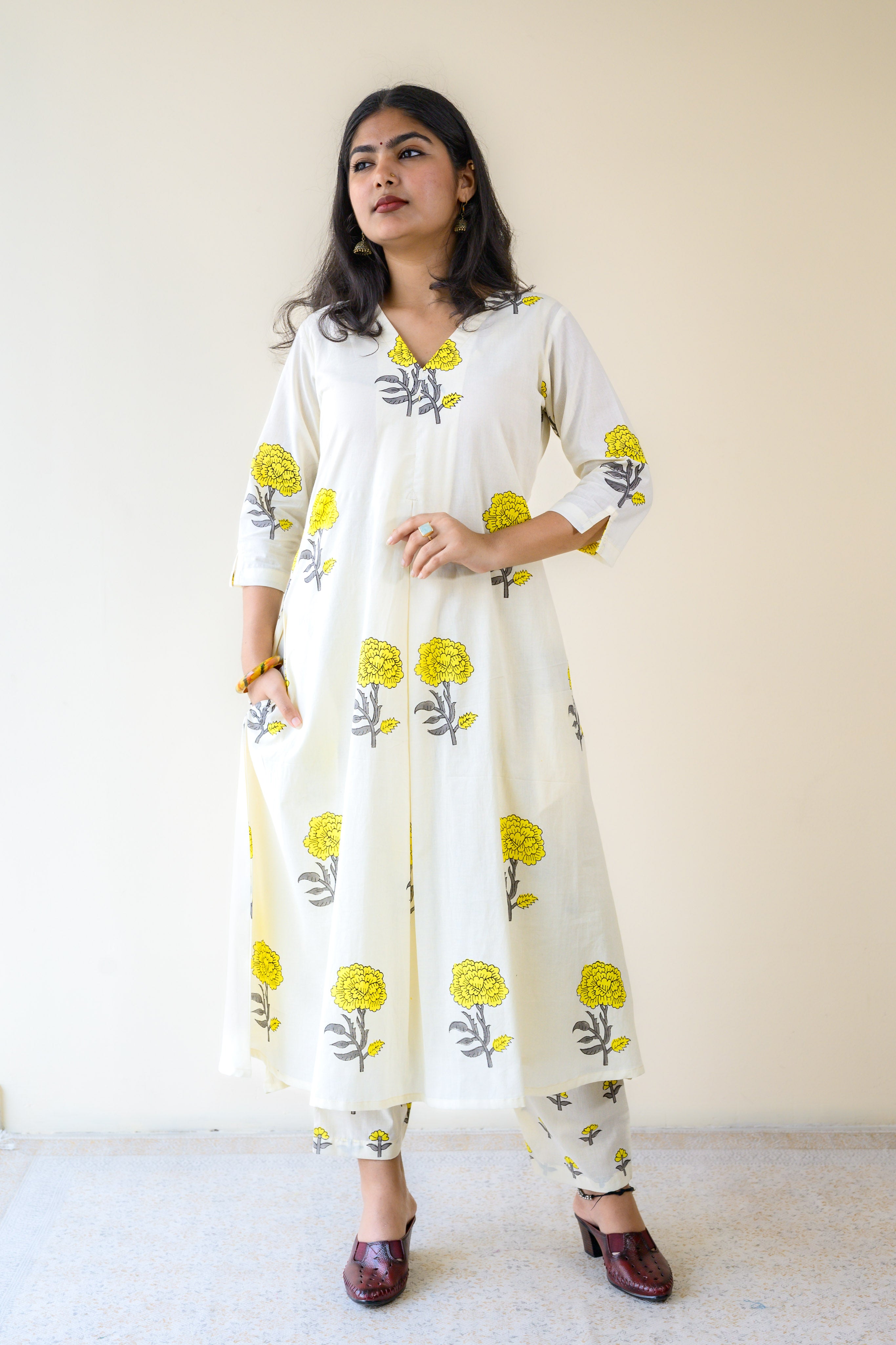 Set of 2- Jamanthi on Cream Sanganeri Box Pleated Kurta and Pants