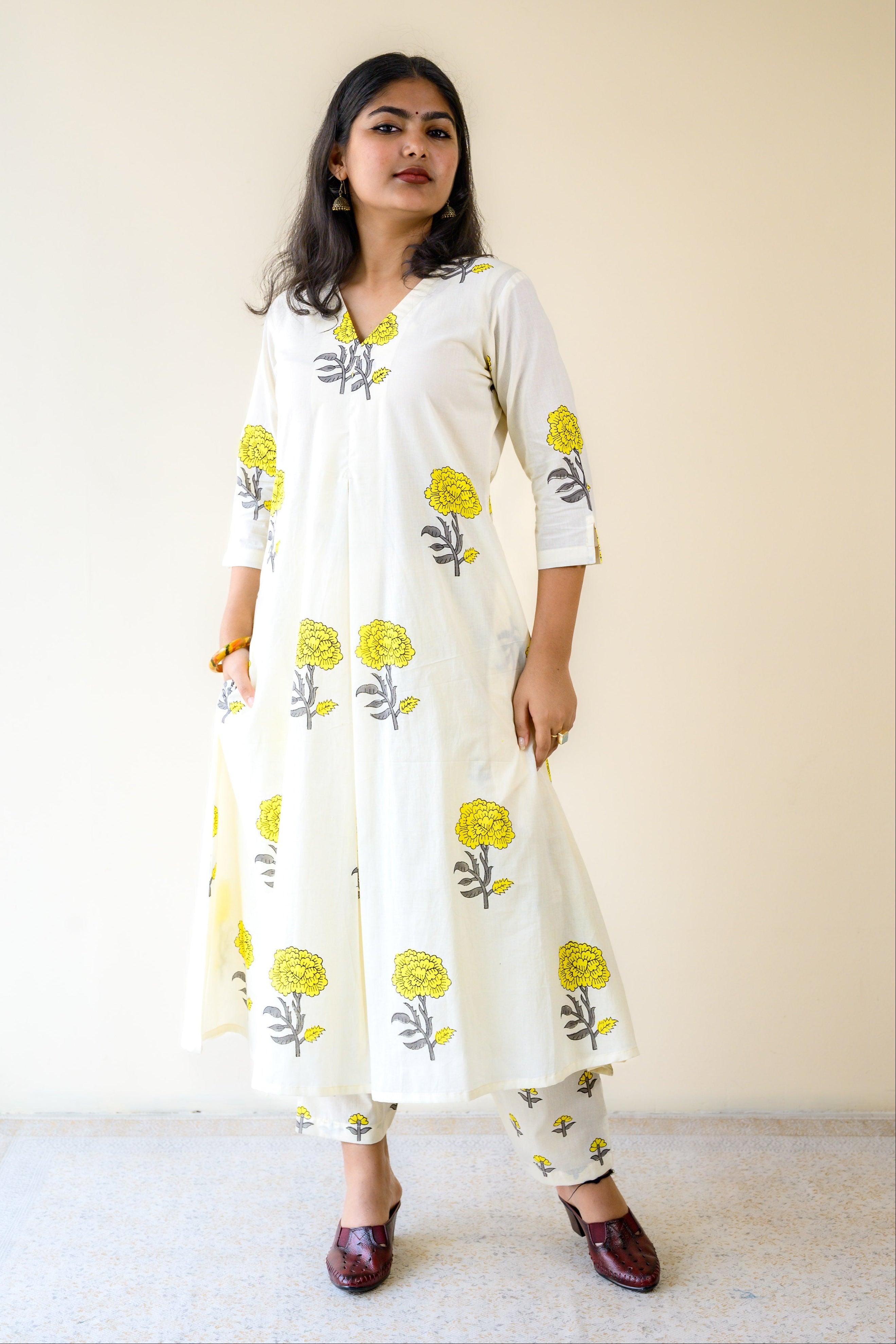 Set of 2- Jamanthi on Cream Sanganeri Box Pleated Kurta and Pants