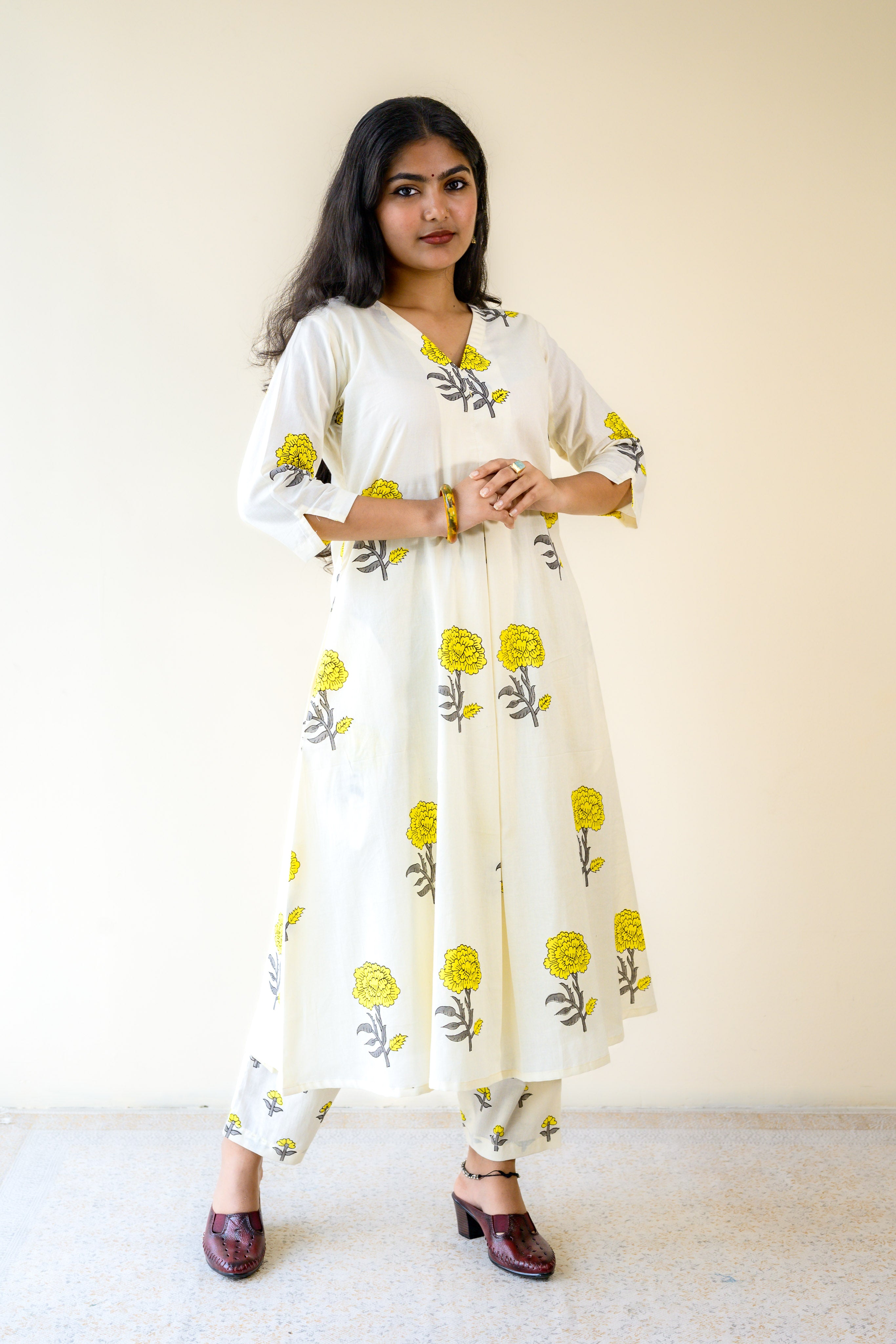 Set of 2- Jamanthi on Cream Sanganeri Box Pleated Kurta and Pants