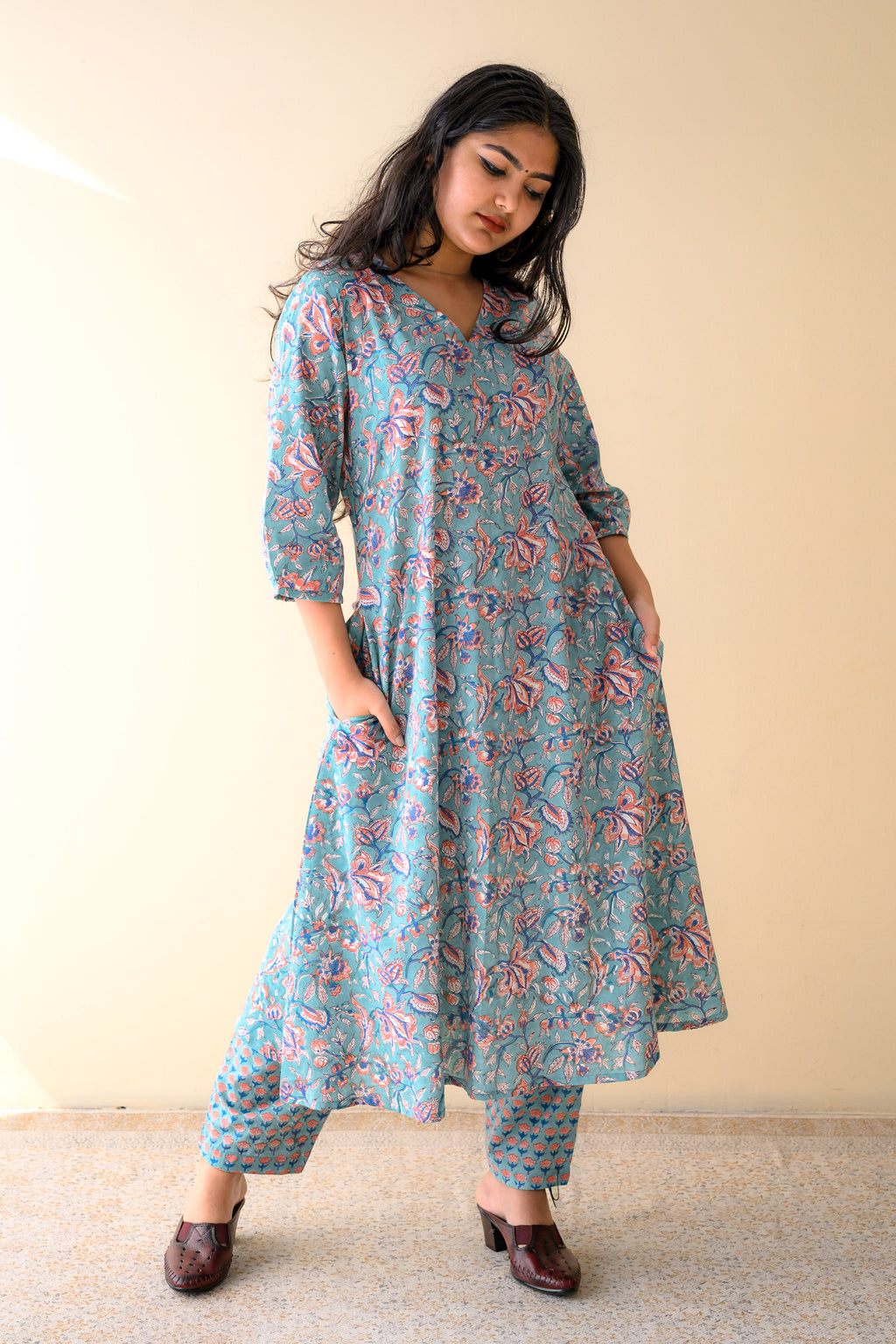 Set of 2- Ferozi Blue Sanganeri Cotton Kurta & Pants Set