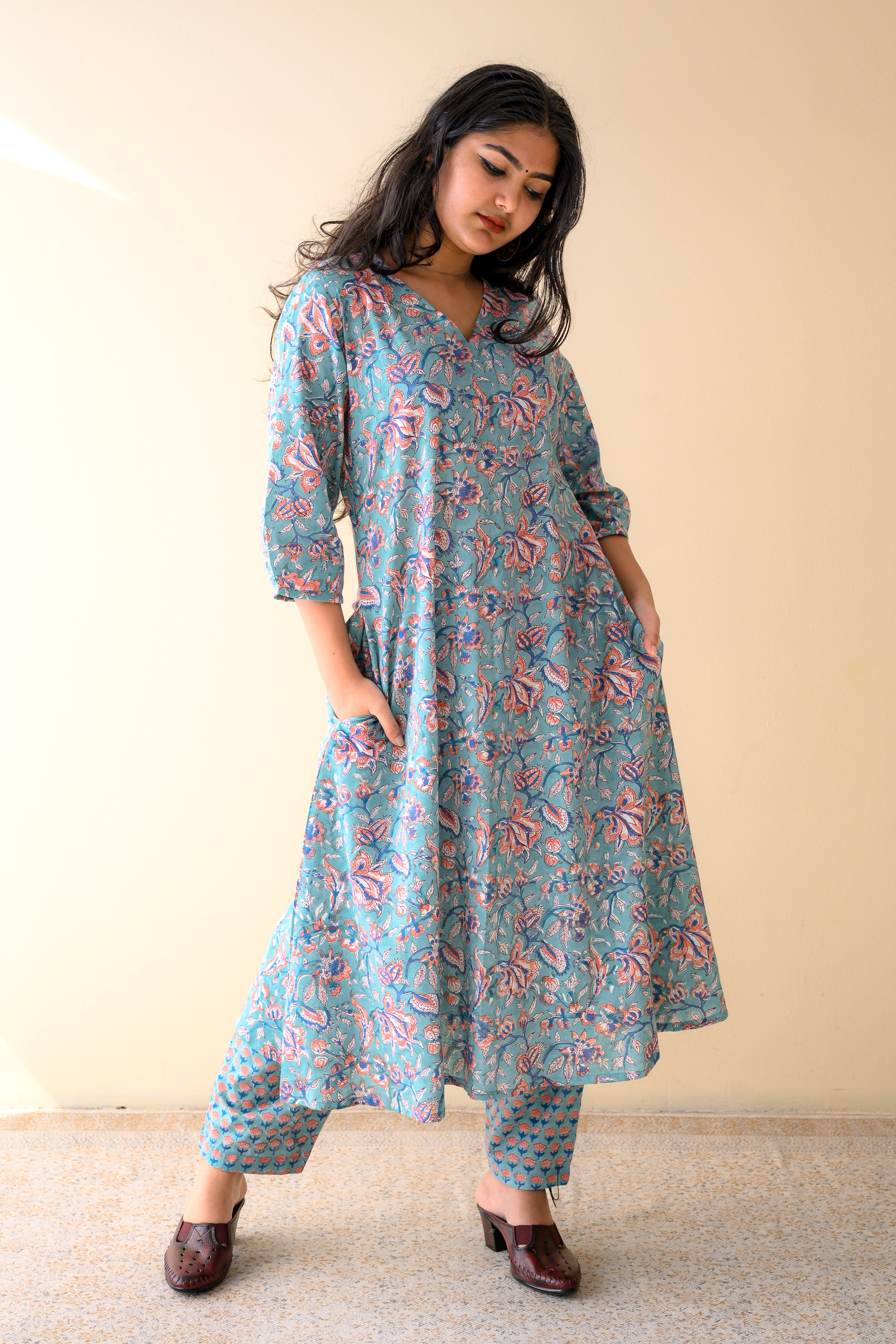 Set of 2- Ferozi Blue Sanganeri Cotton Kurta & Pants Set