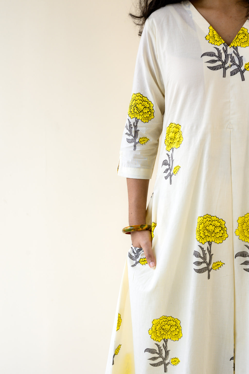 Set of 2- Jamanthi on Cream Sanganeri Box Pleated Kurta and Pants
