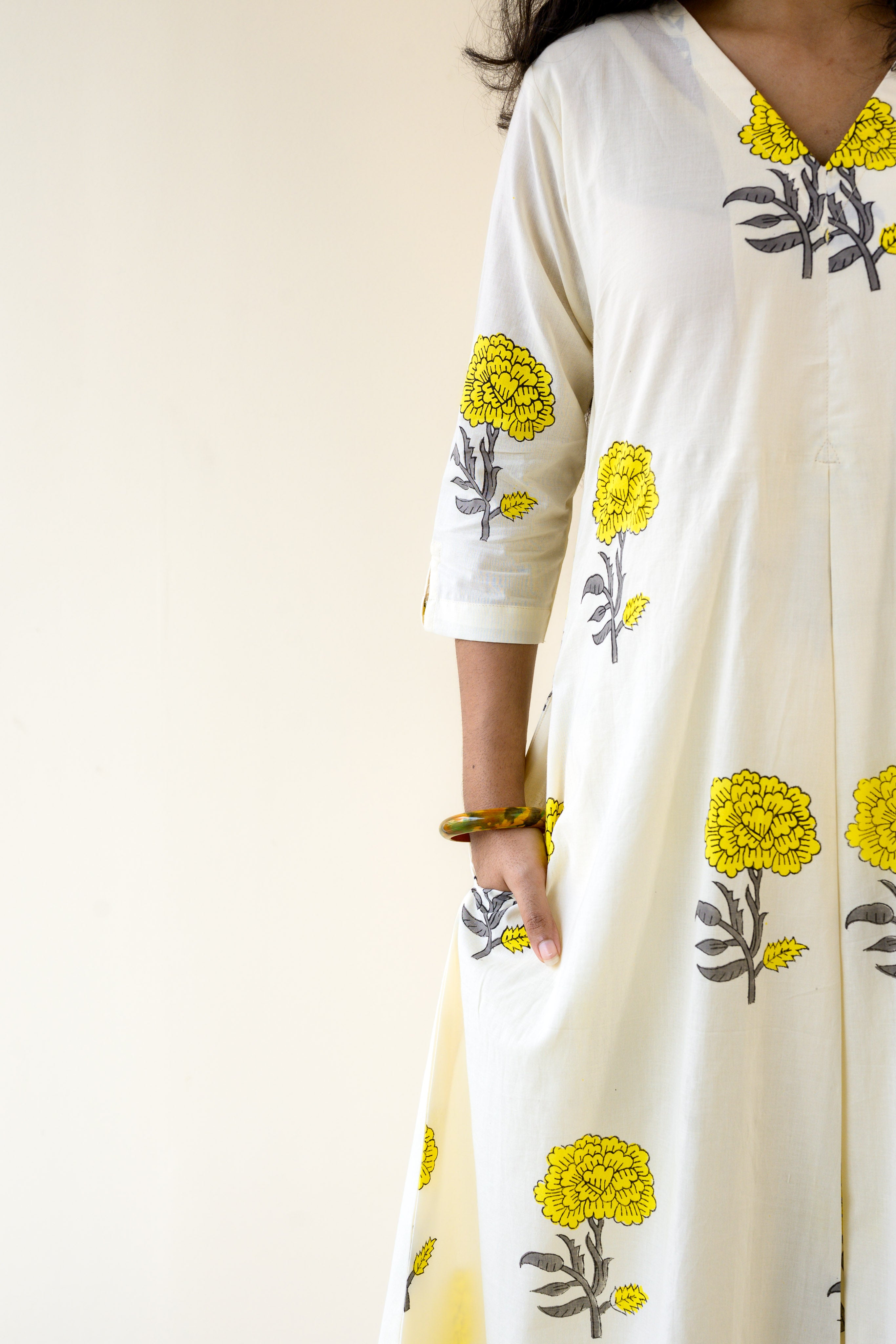 Set of 2- Jamanthi on Cream Sanganeri Box Pleated Kurta and Pants