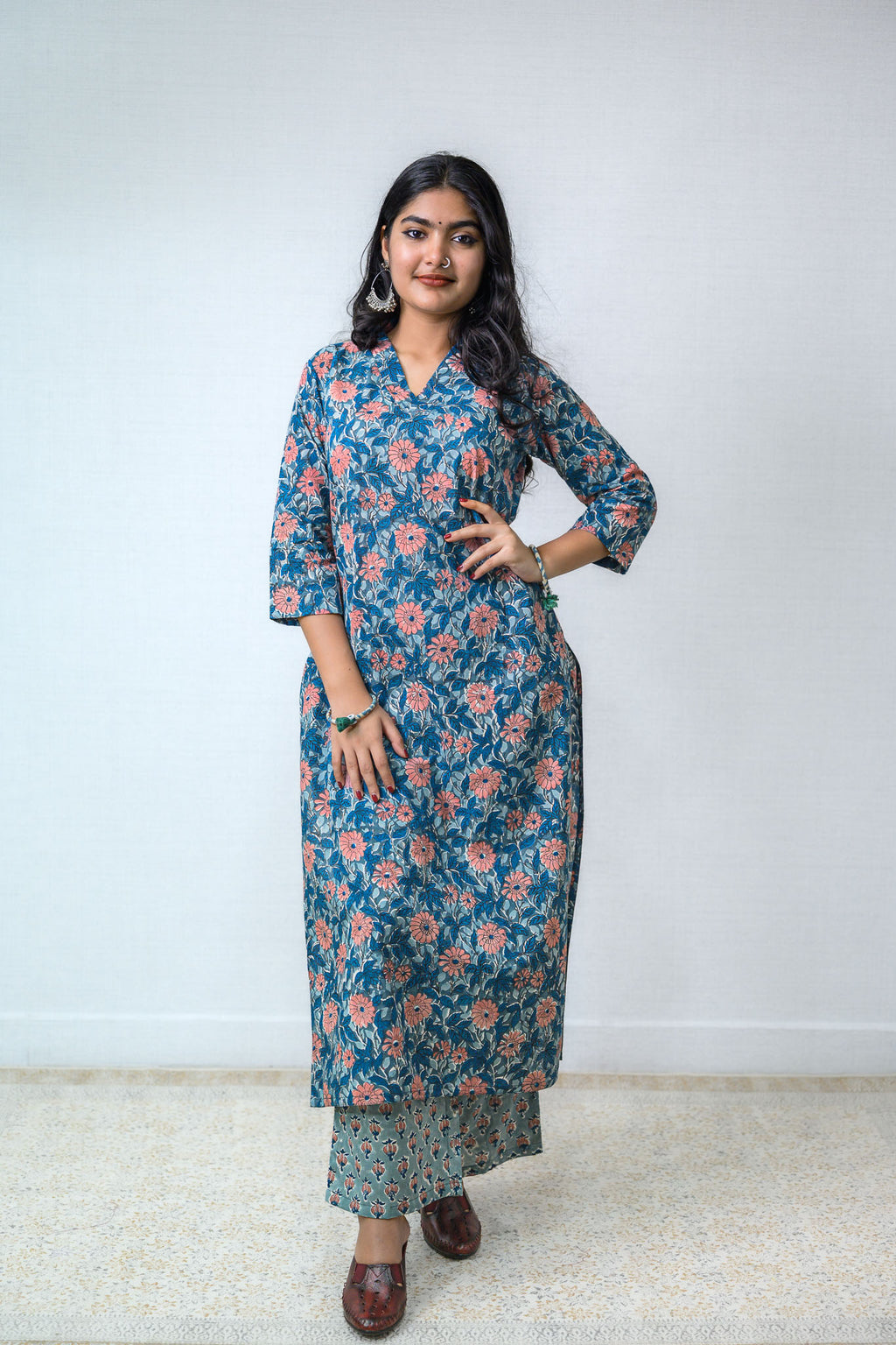 Set of 2- Asagi Sanganeri Cotton Straight Kurta and Pants