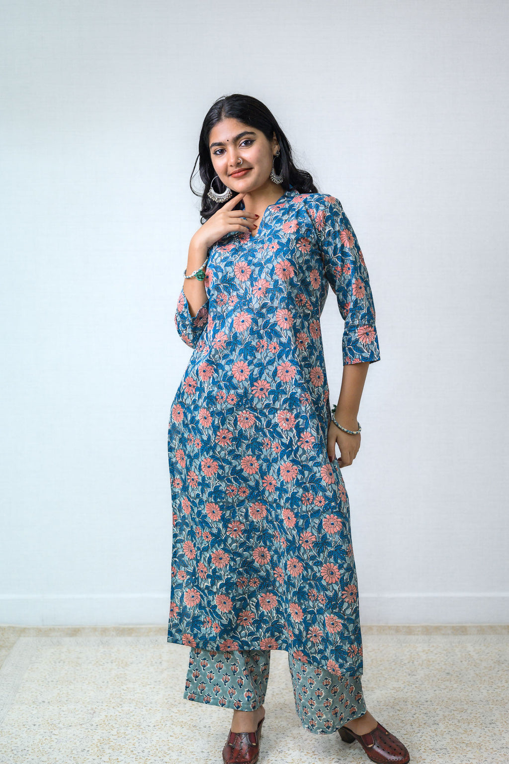 Set of 2- Asagi Sanganeri Cotton Straight Kurta and Pants