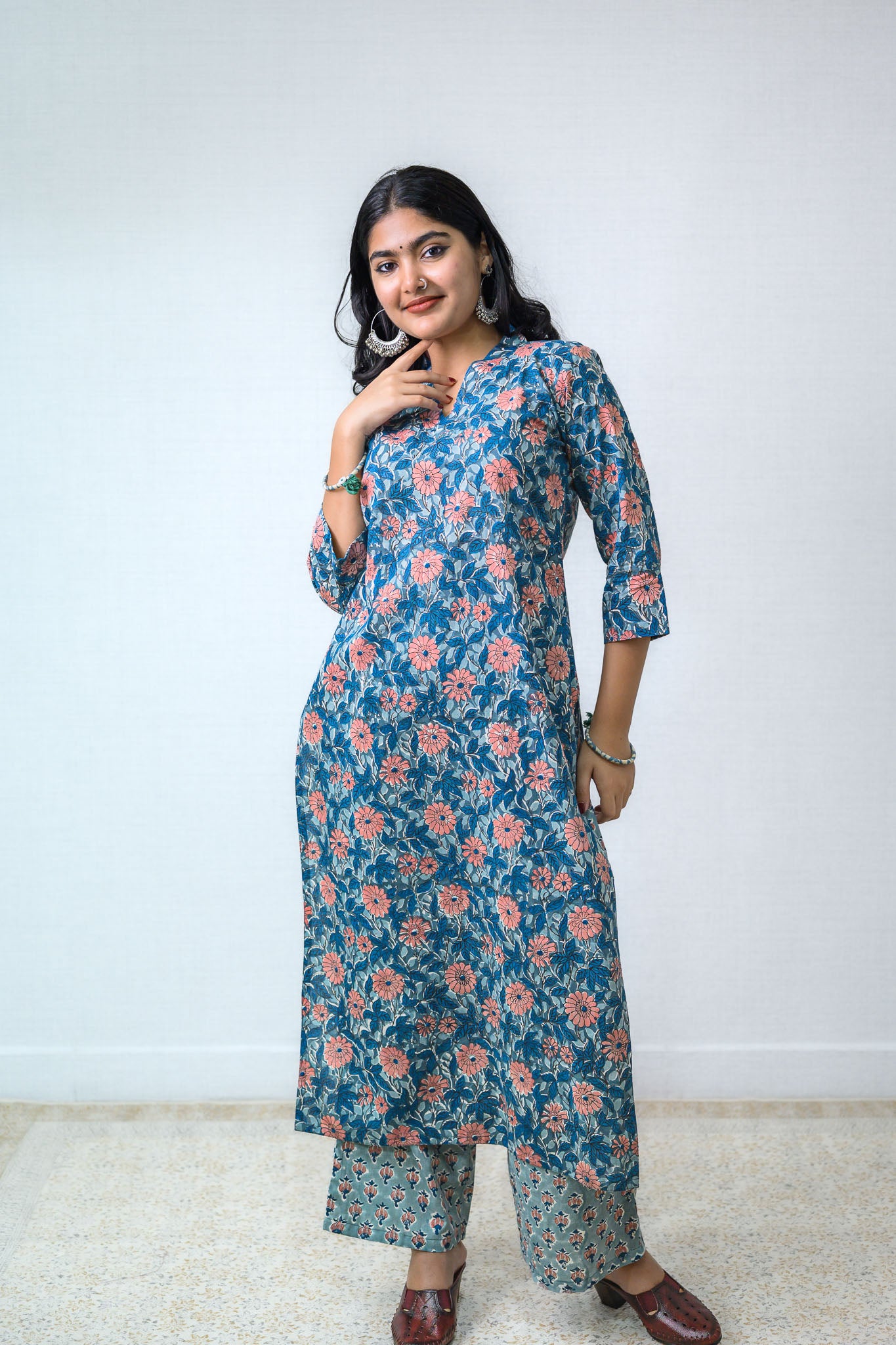 Set of 2- Asagi Sanganeri Cotton Straight Kurta and Pants