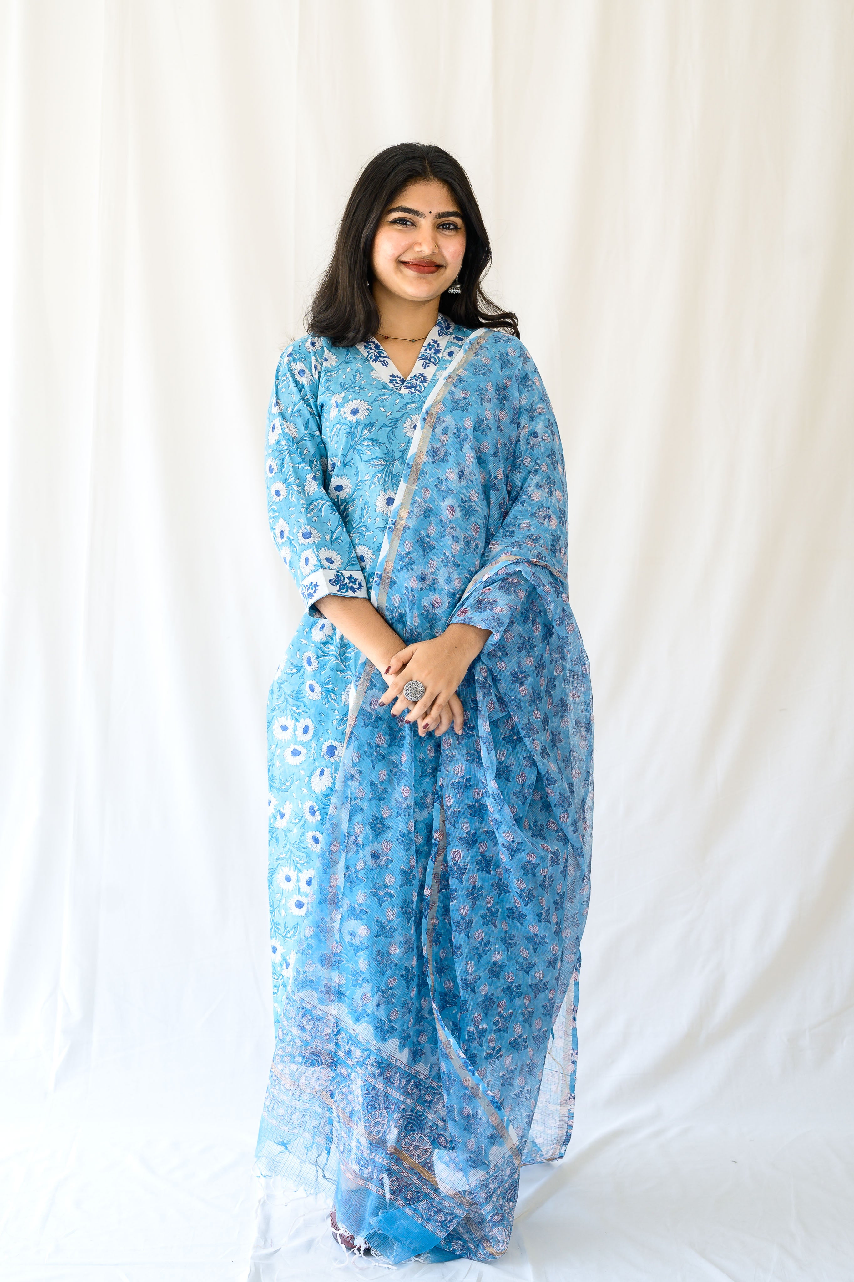 Set of 2- Sorai Sanganeri Straight Kurta & Straight Pants