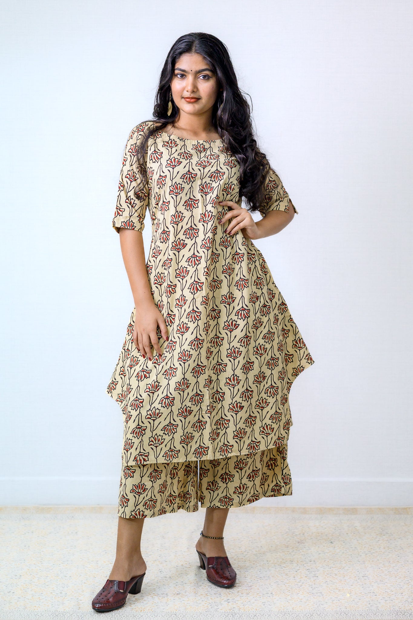 Set of 2- Crème de la Roses Bagru Short Kurta and Palazzo