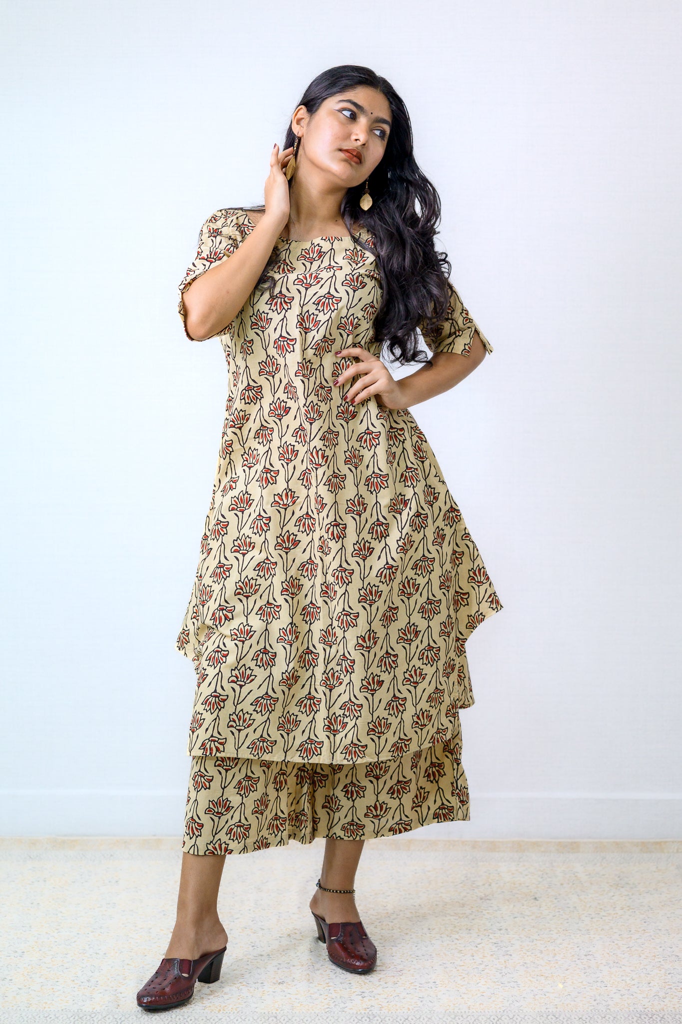 Set of 2- Crème de la Roses Bagru Short Kurta and Palazzo