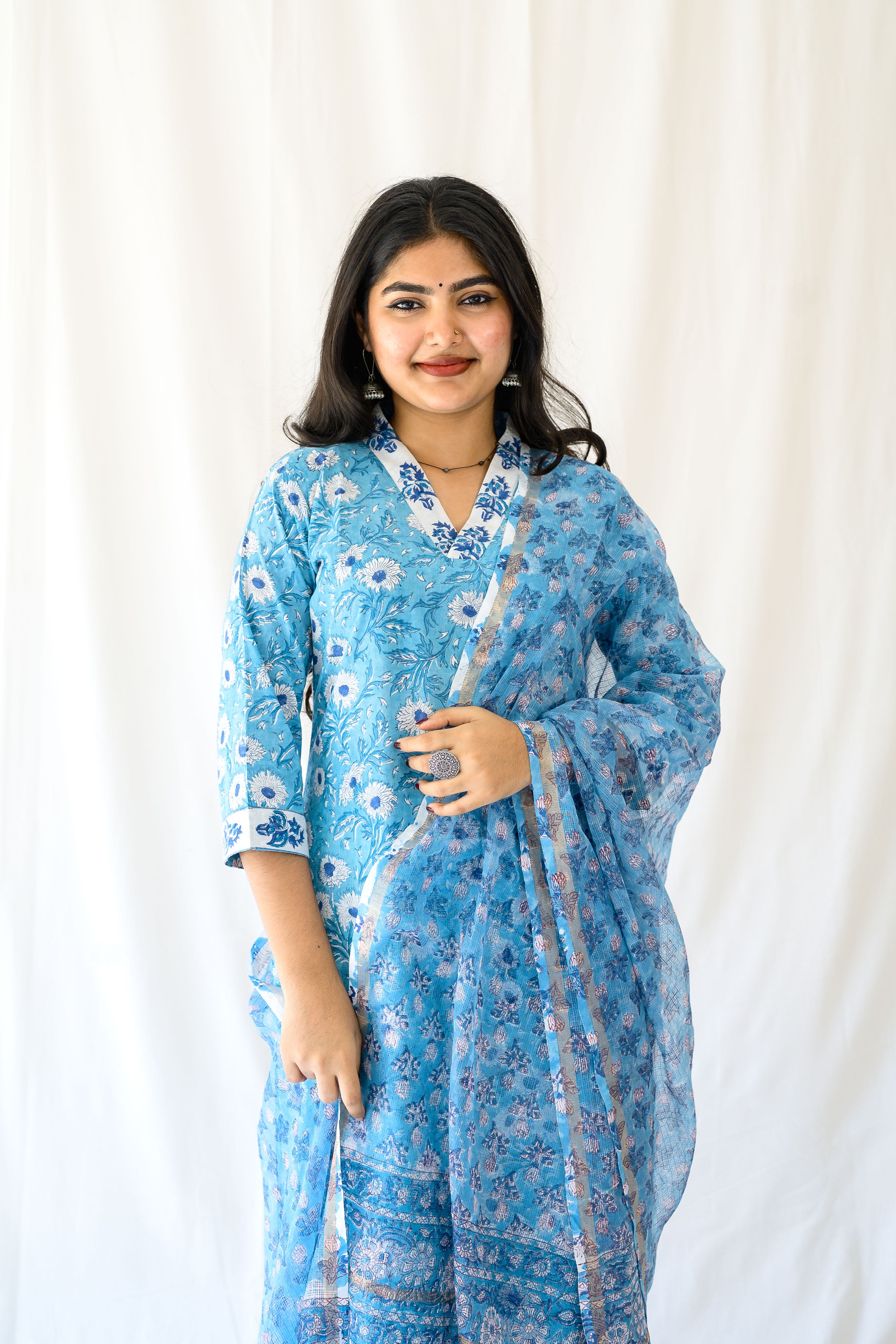 Set of 2- Sorai Sanganeri Straight Kurta & Straight Pants