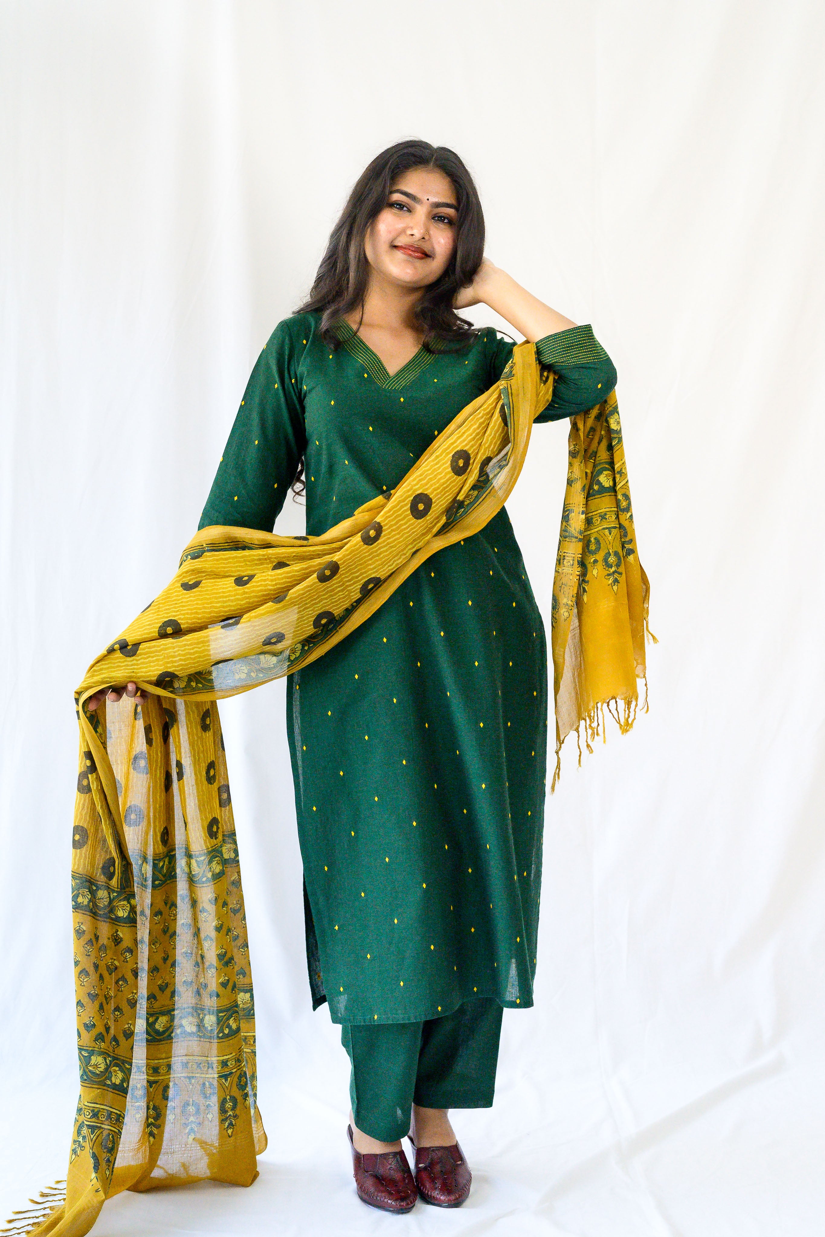 Set of 2- Kadali South Cotton Kurta & Pants Set