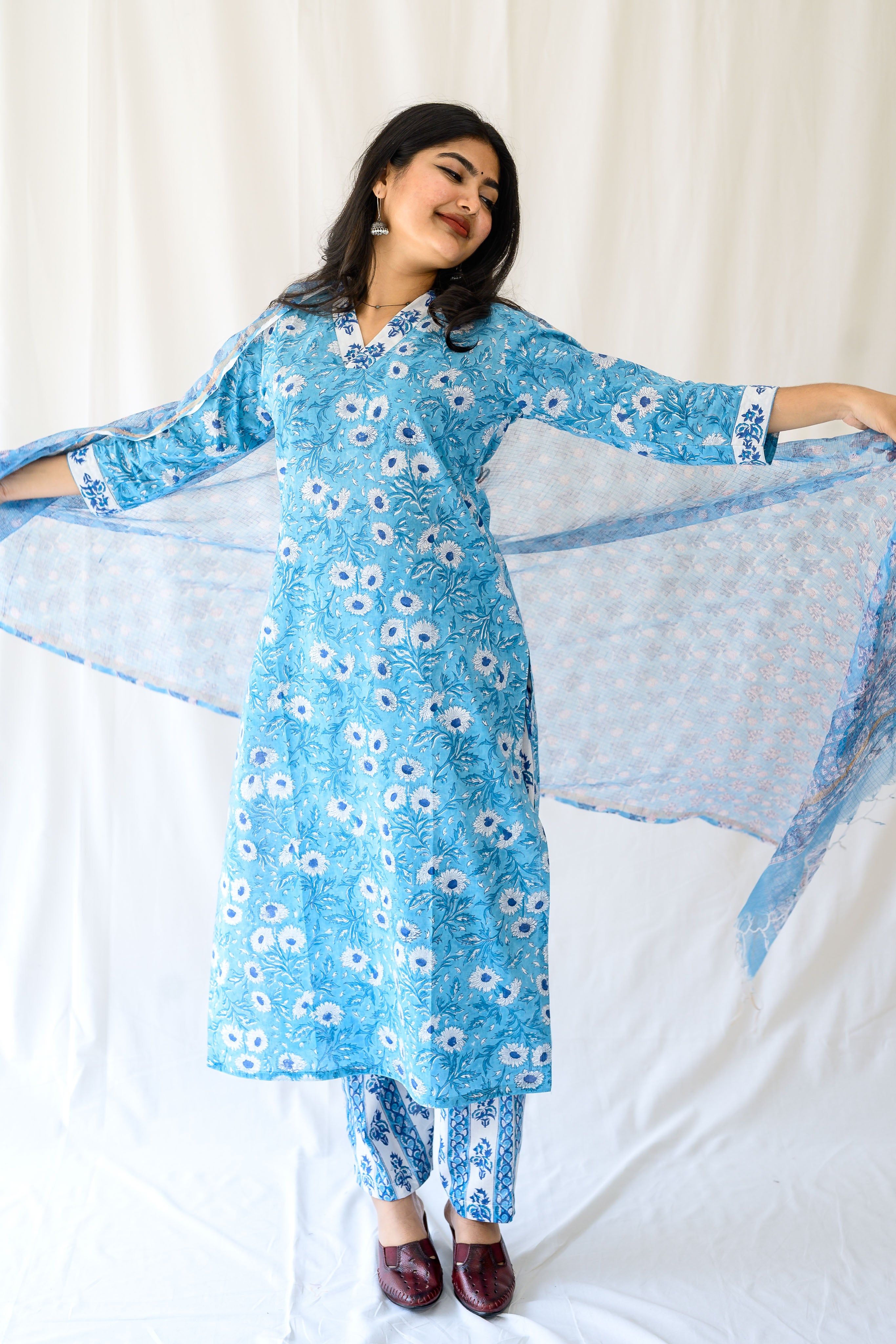 Sorai Sanganeri Handprinted Kota Doria Dupatta