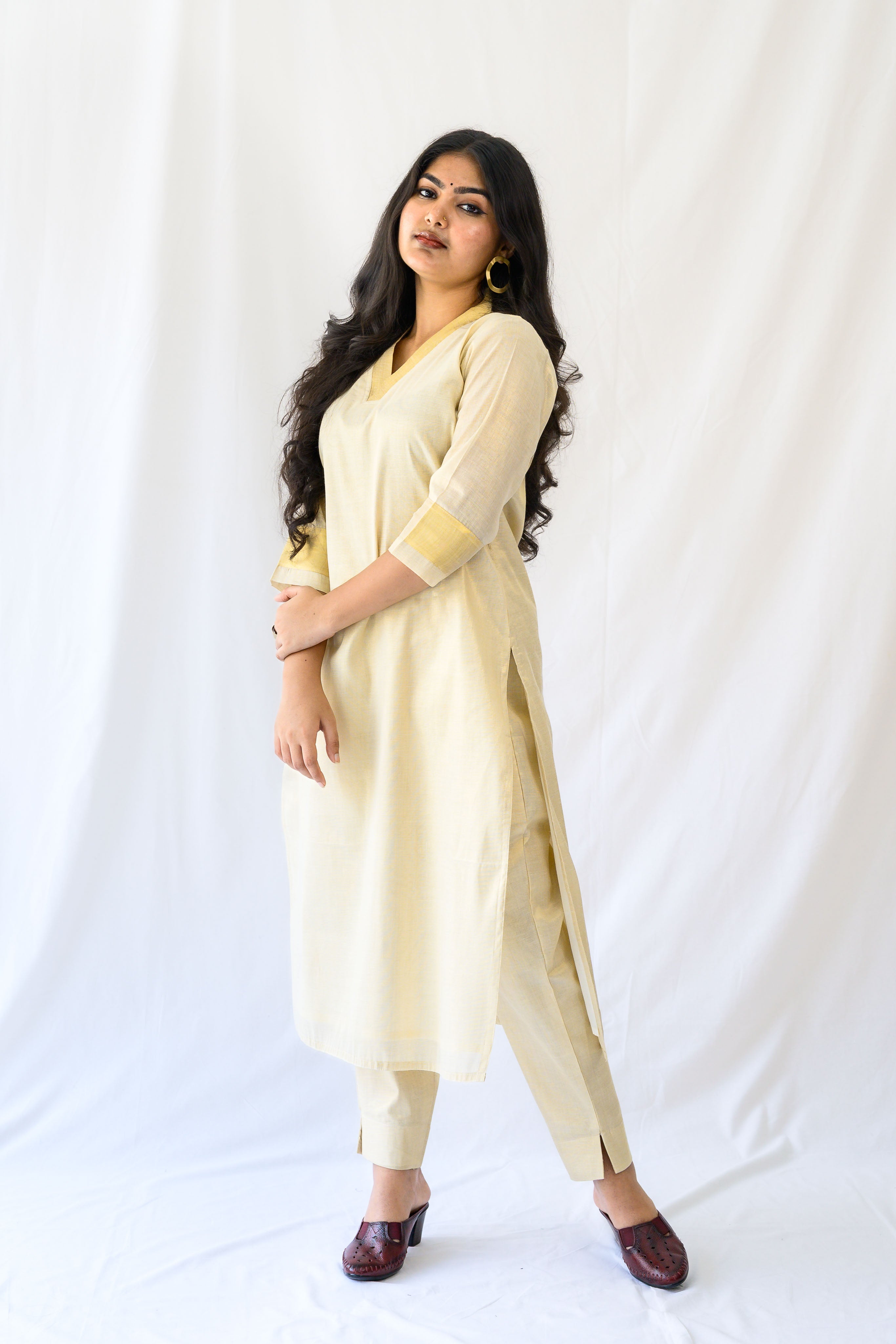 Kasavu Elegance Golden Tissue Straight Kurta