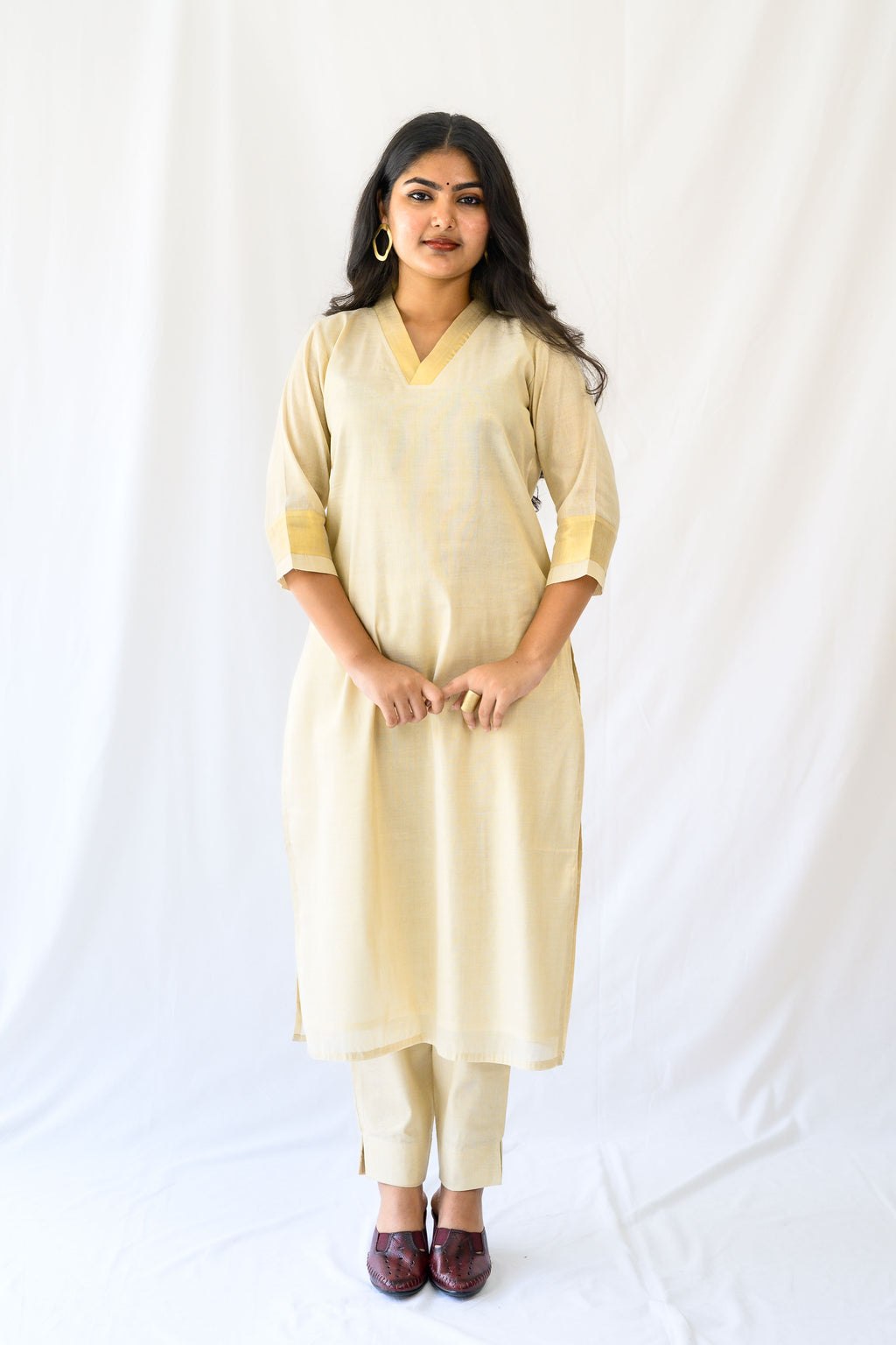 Kasavu Elegance Golden Tissue Straight Kurta