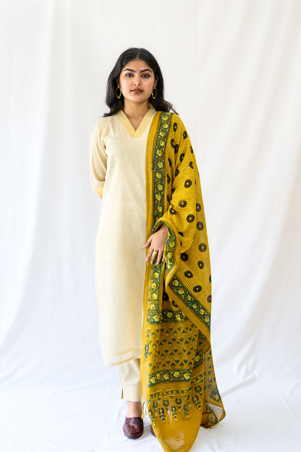 Kasavu Elegance Golden Tissue Straight Kurta