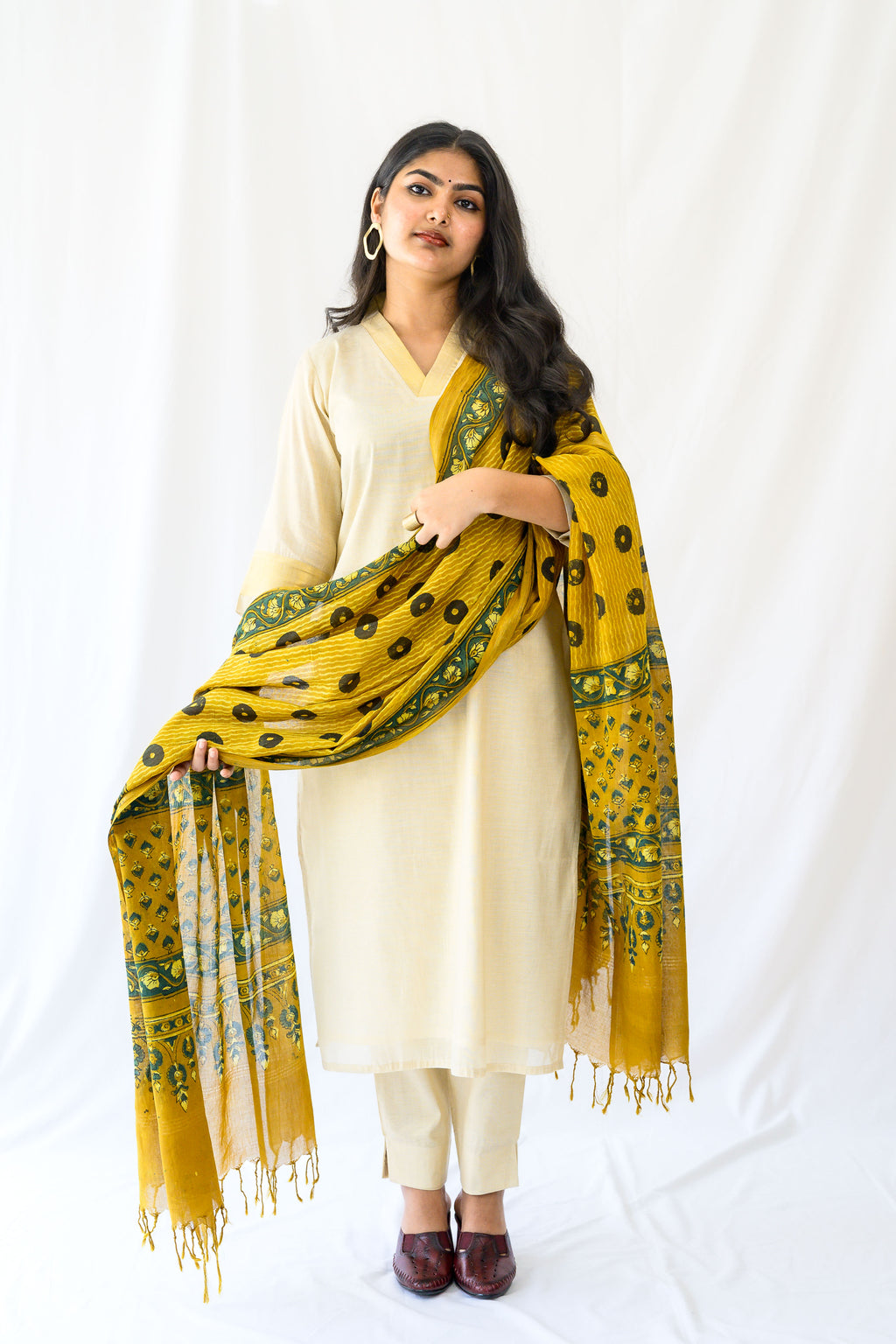 Kasavu Elegance Golden Tissue Straight Kurta