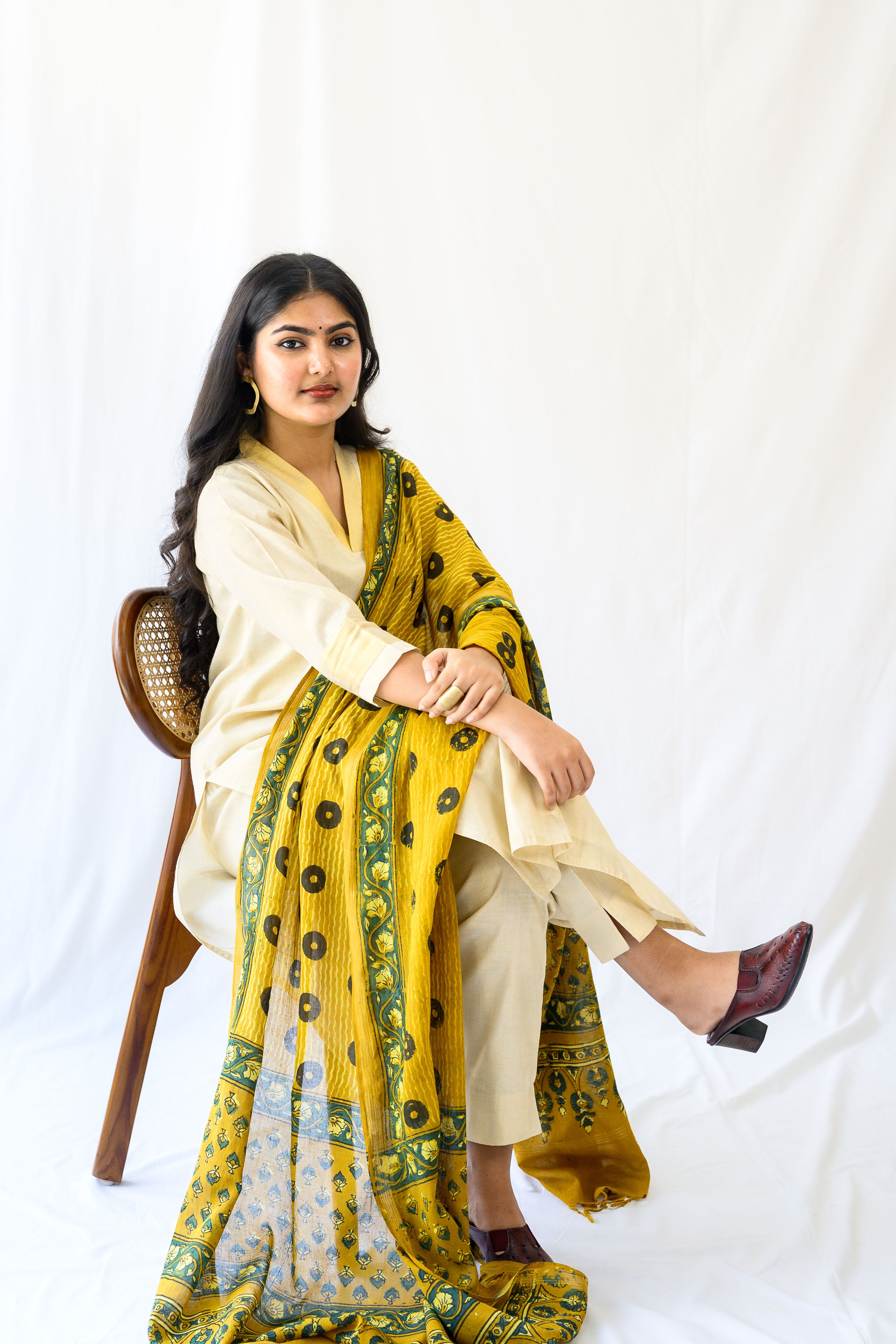 Kasavu Elegance Golden Tissue Straight Kurta