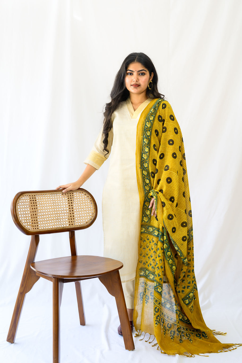 Kasavu Elegance Golden Tissue Straight Kurta