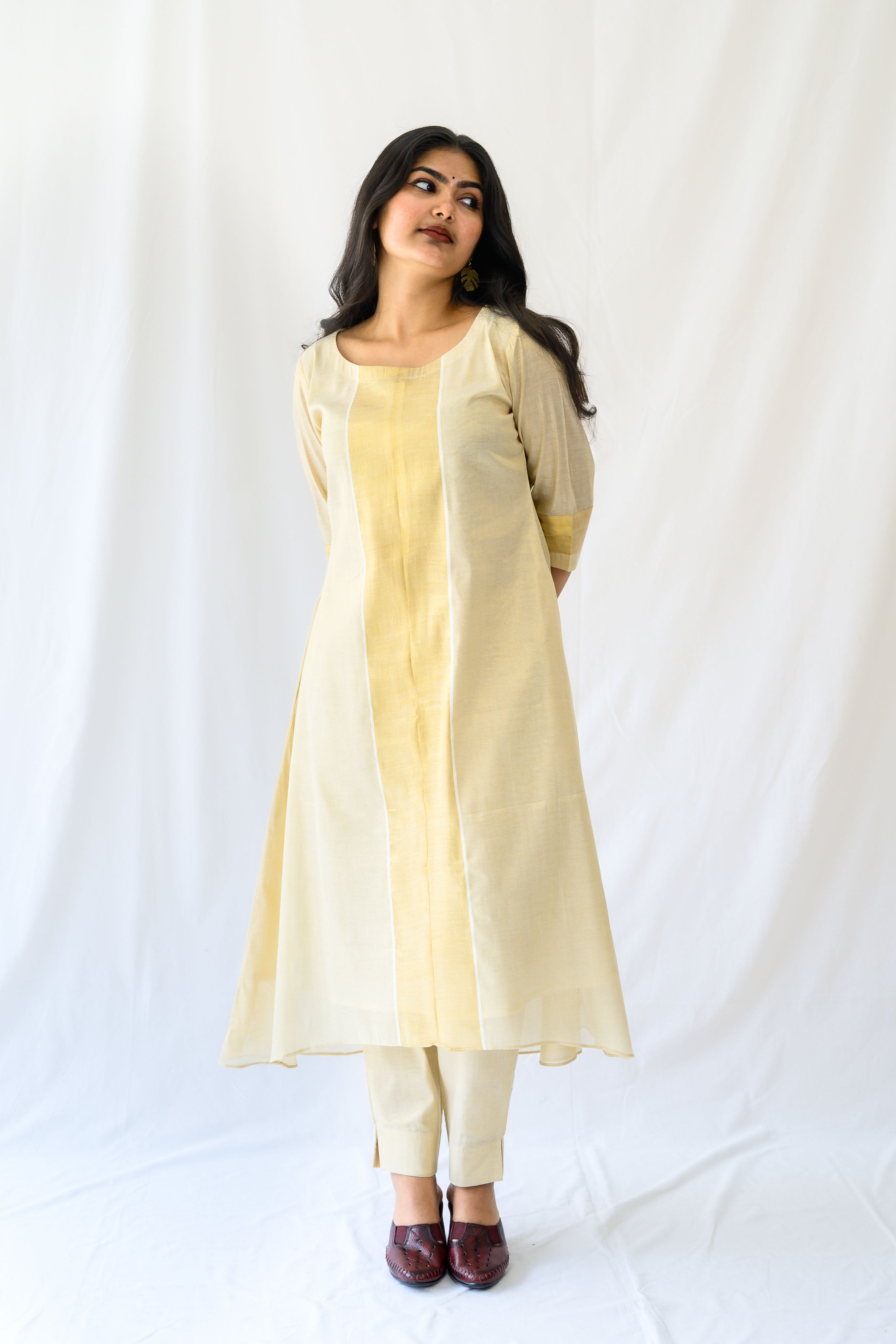 Kasavu Elegance Golden Tissue High Low Kurta