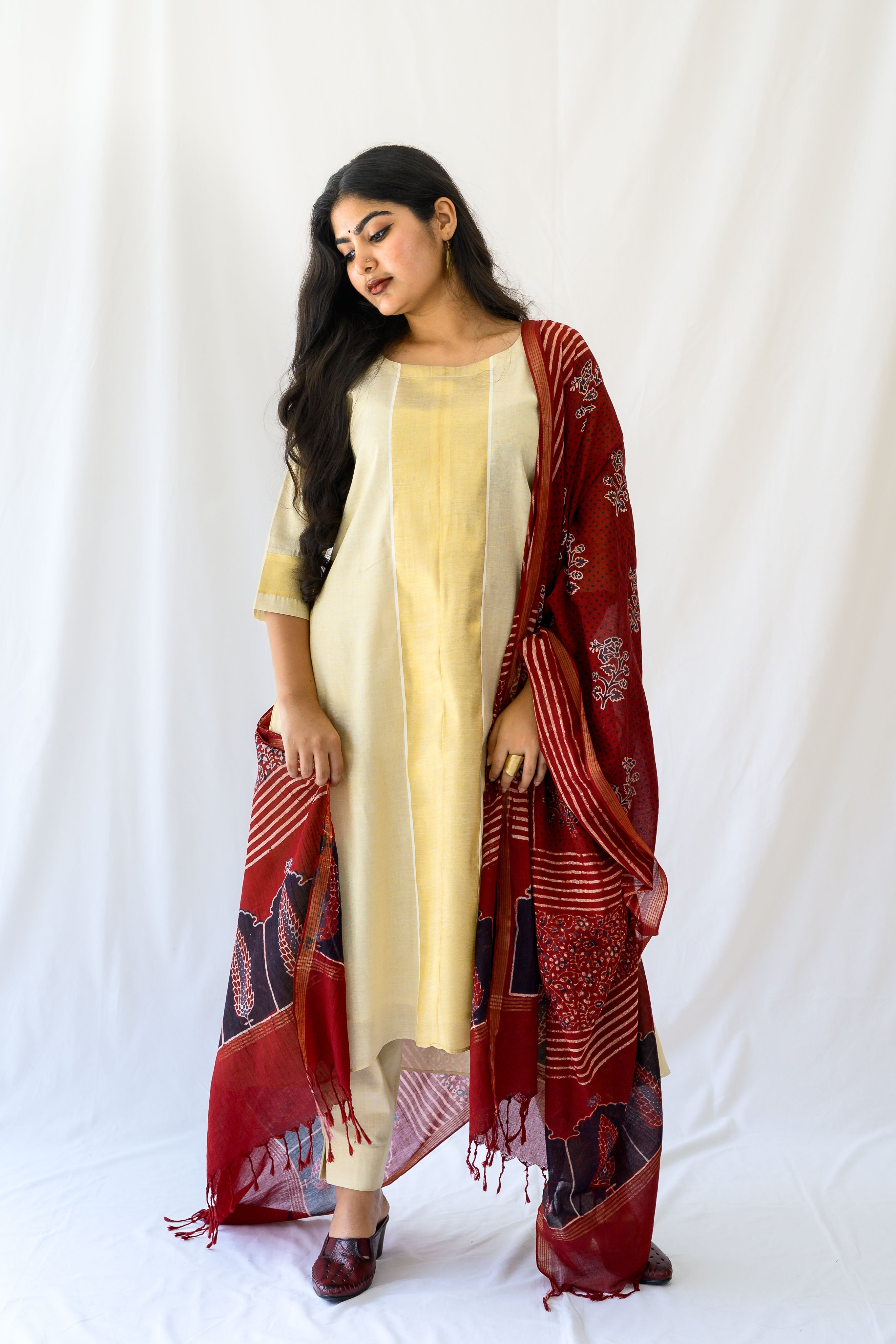 Kasavu Elegance Golden Tissue High Low Kurta
