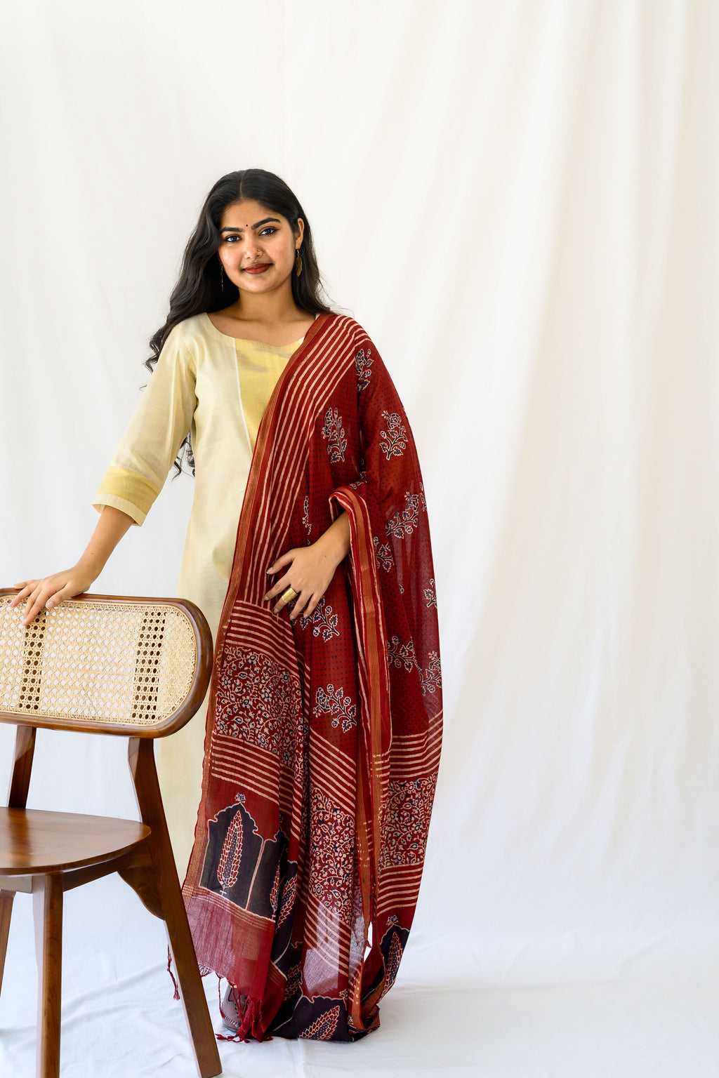 Kasavu Elegance Golden Tissue High Low Kurta