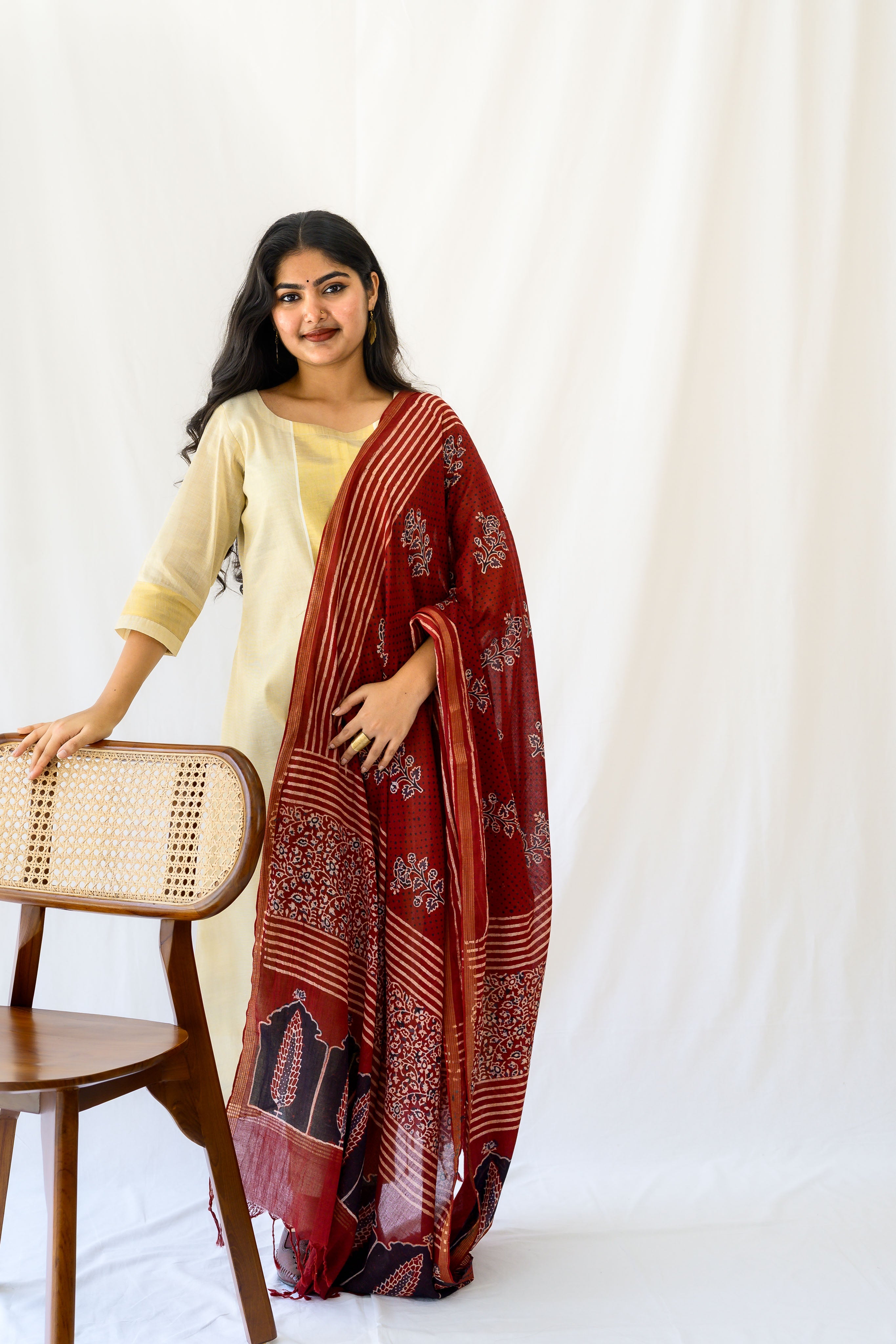Kasavu Elegance Golden Tissue High Low Kurta