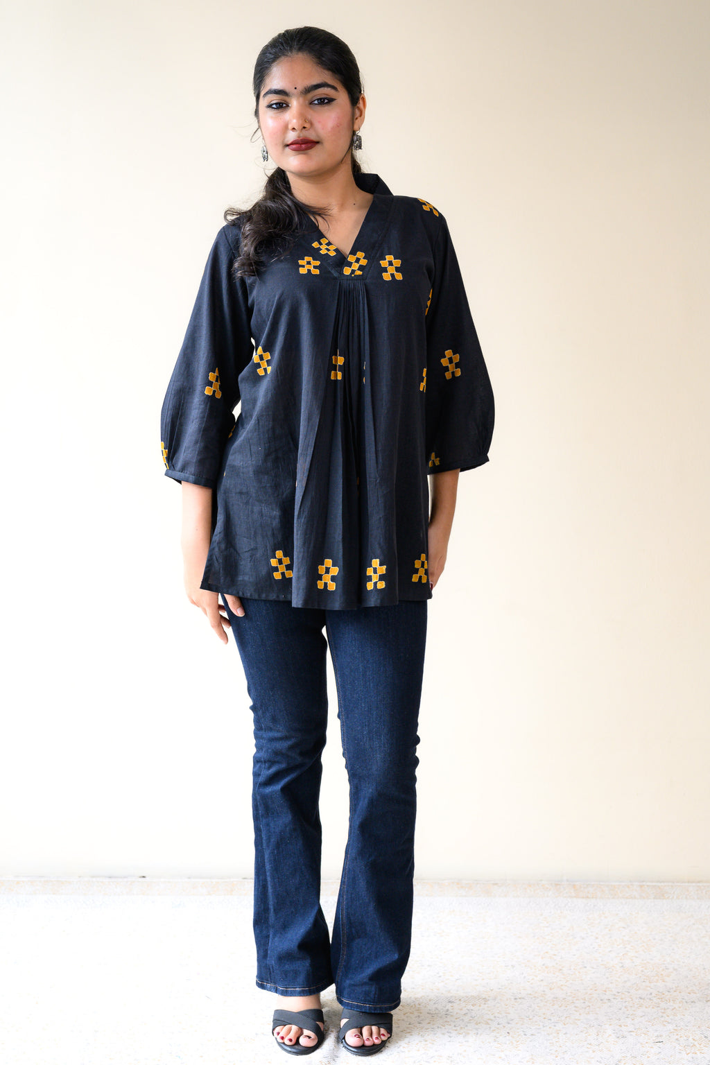 Paheli Dabu Short Top