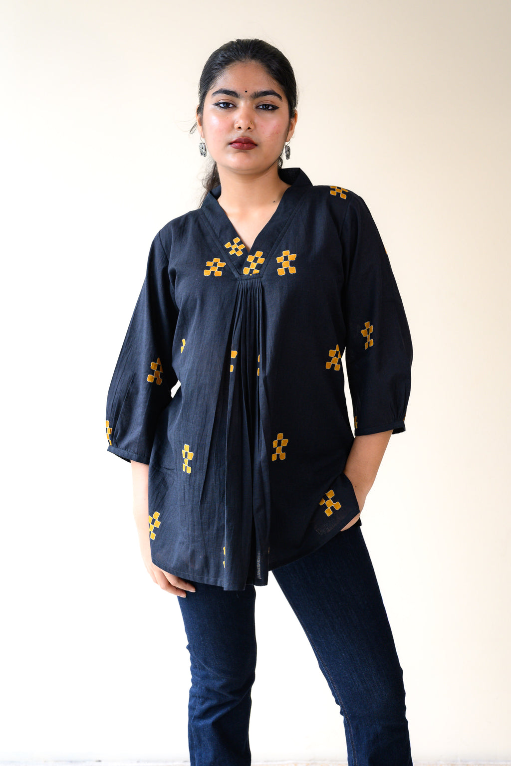 Paheli Dabu Short Top